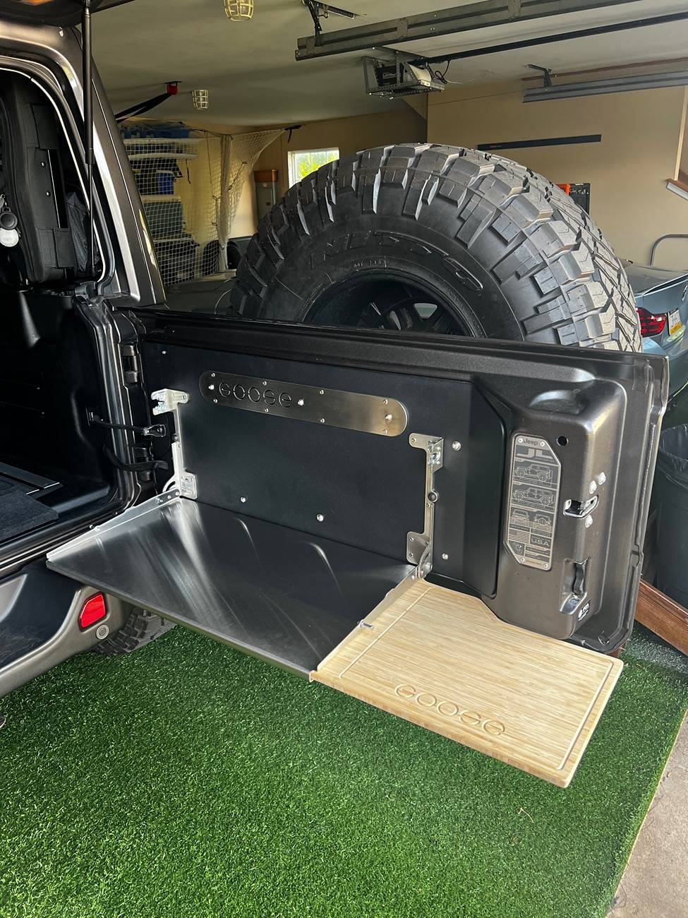 Jeep Wrangler JL Best tailgate table? IMG_6011
