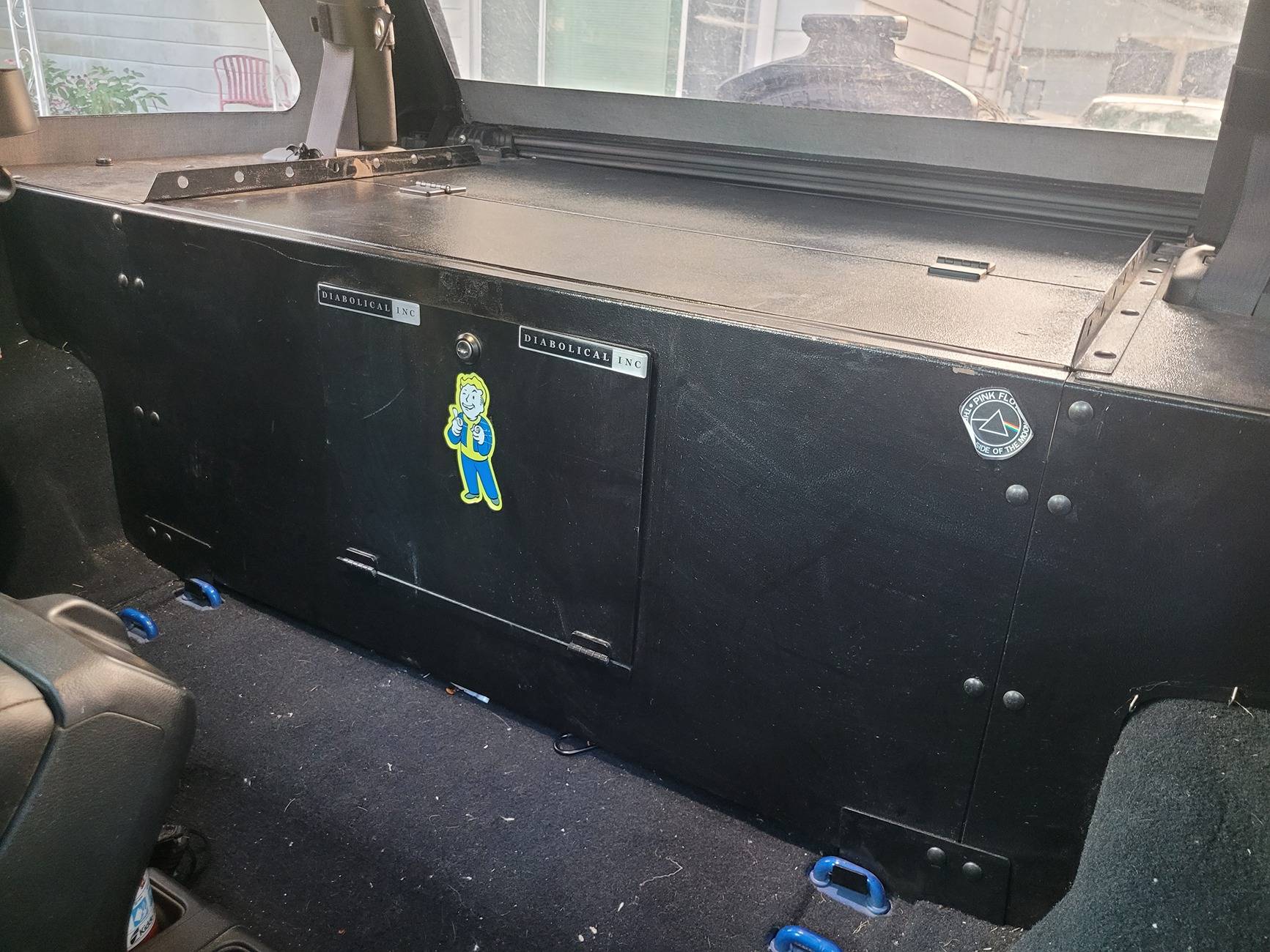 Jeep Wrangler JL storage enclosure 20240723_194247