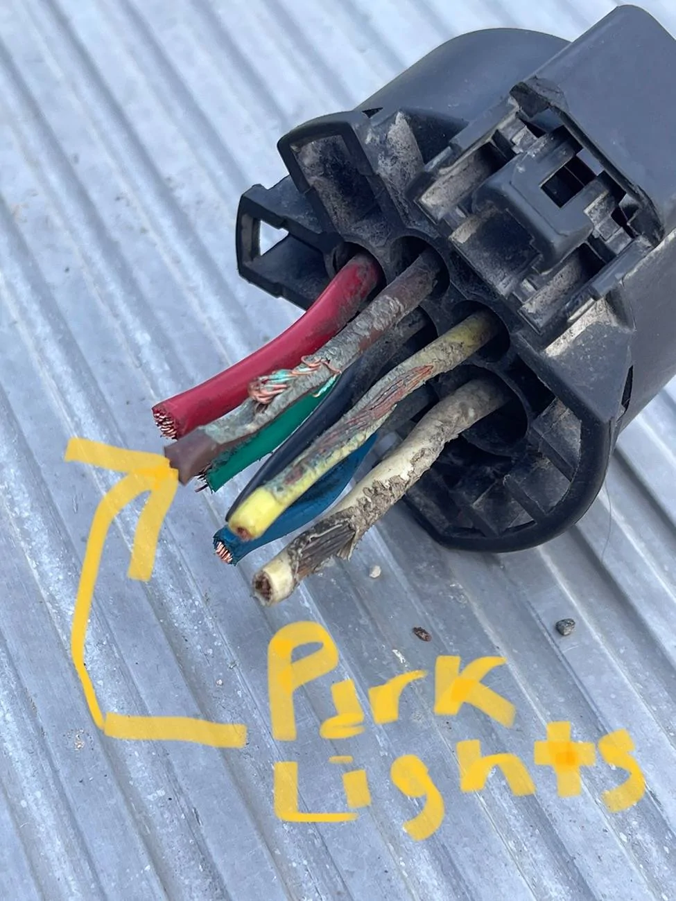 Jeep Wrangler JL Factory Tow/Trailer Wiring Issue IMG_1725
