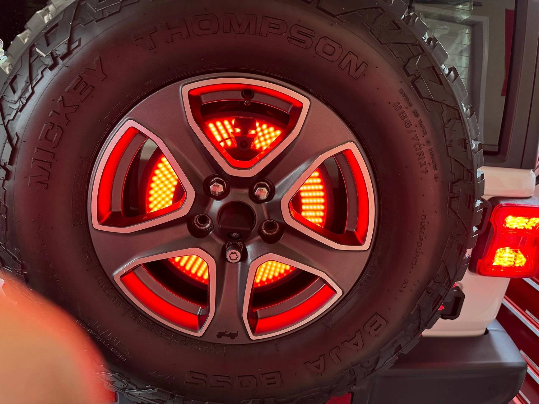 Jeep Wrangler JL Wolfbox G900 install IMG_4930