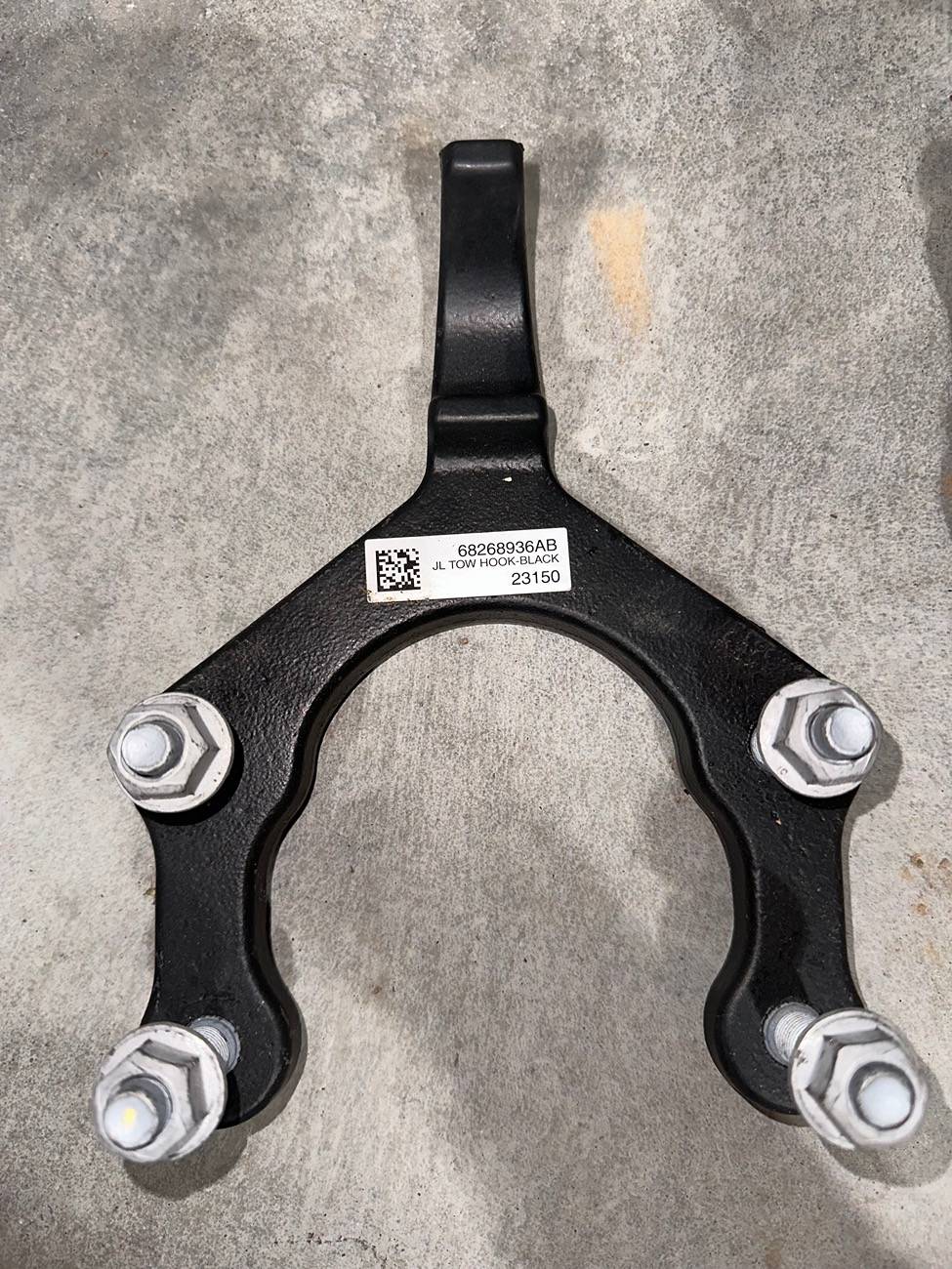 Jeep Wrangler JL Front Tow Hooks 68268936AB IMG_2327