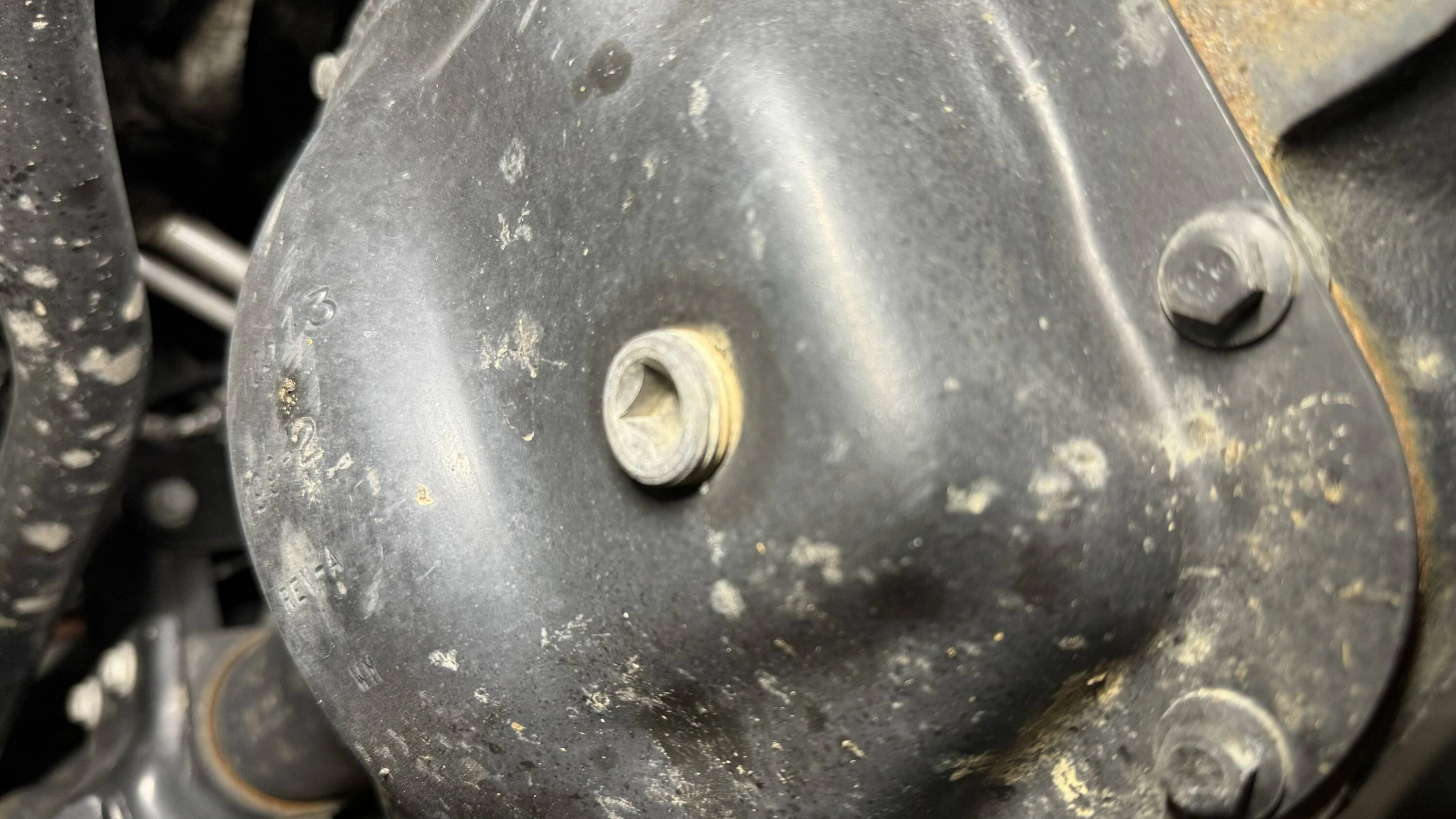 Jeep Wrangler JL Loose differential fill plugs 2023 Rubicon IMG_0361