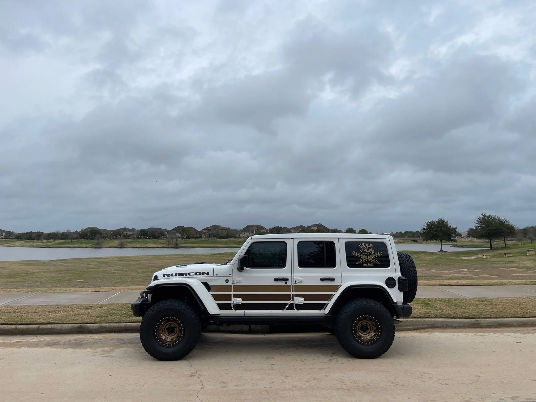 Jeep Wrangler JL Honcho Graphics (3 & 4 stripes) on a JLU? IMG_6575