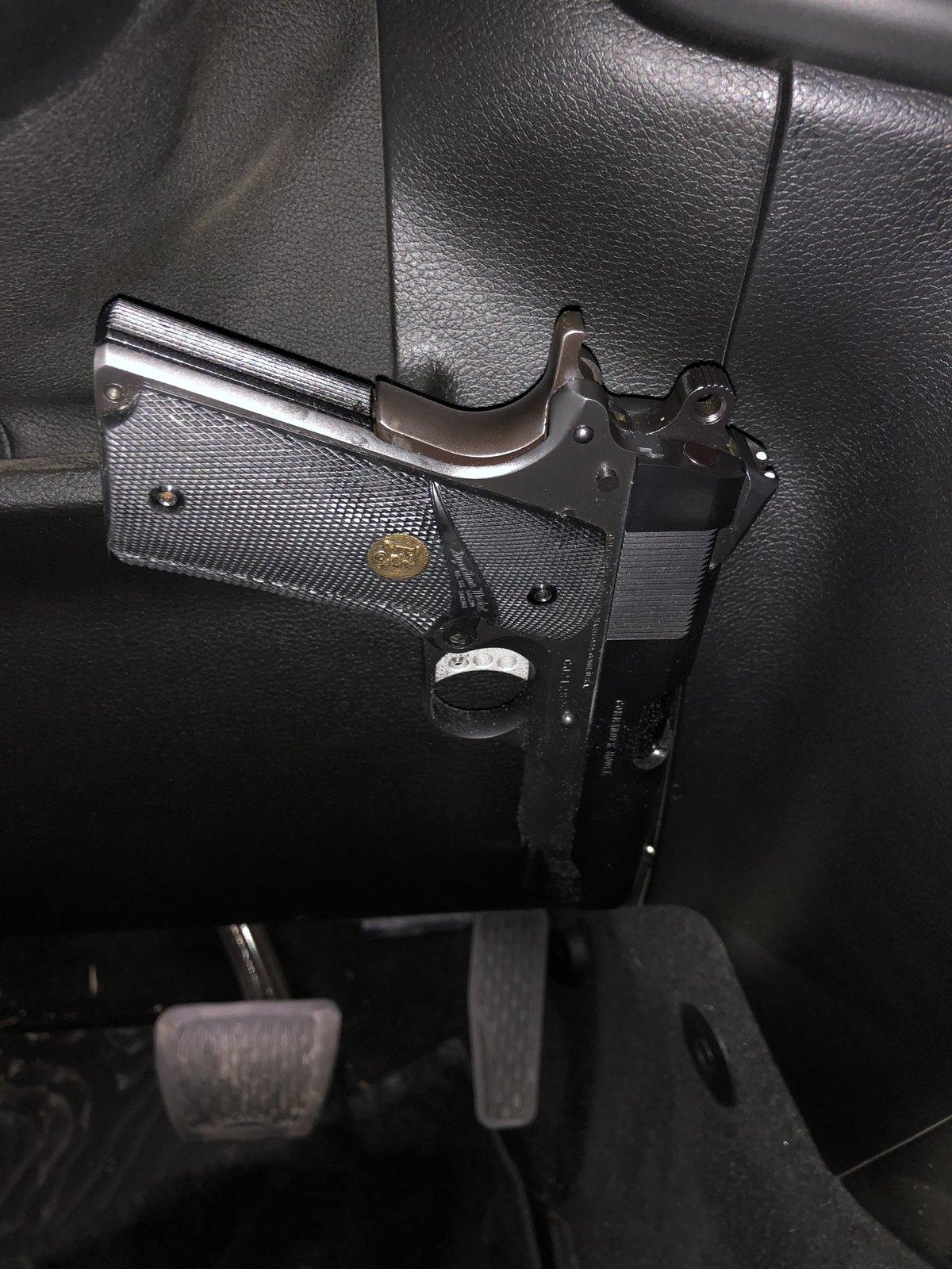 Jeep Wrangler JL Handgun Magnet IMG_2396.JPG