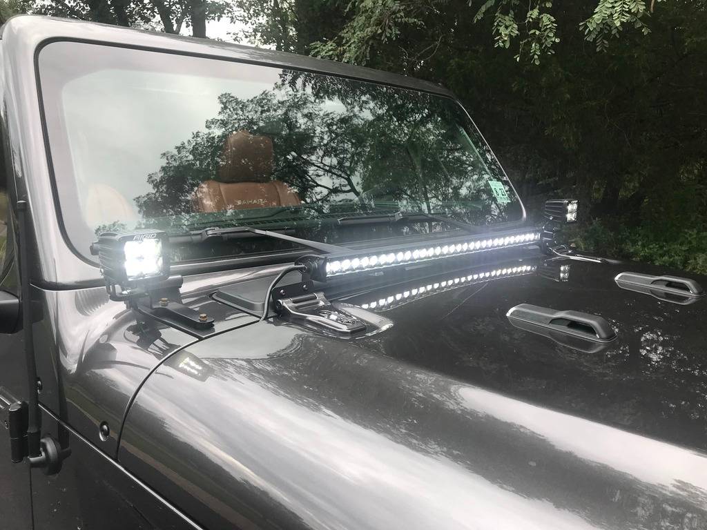 Jeep Wrangler JL Rigid Industries Cubes & RC 30" Light Bar Installed IMG_5377_zpsgx2vin4x