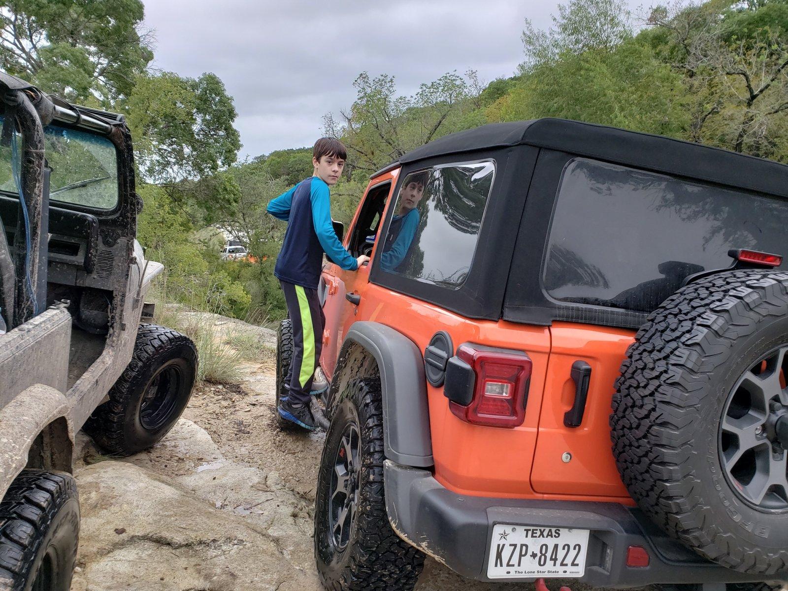Jeep Wrangler JL 2 DOOR JL build/order discussions master thread 236419550_20180923_113944_4445696_resized