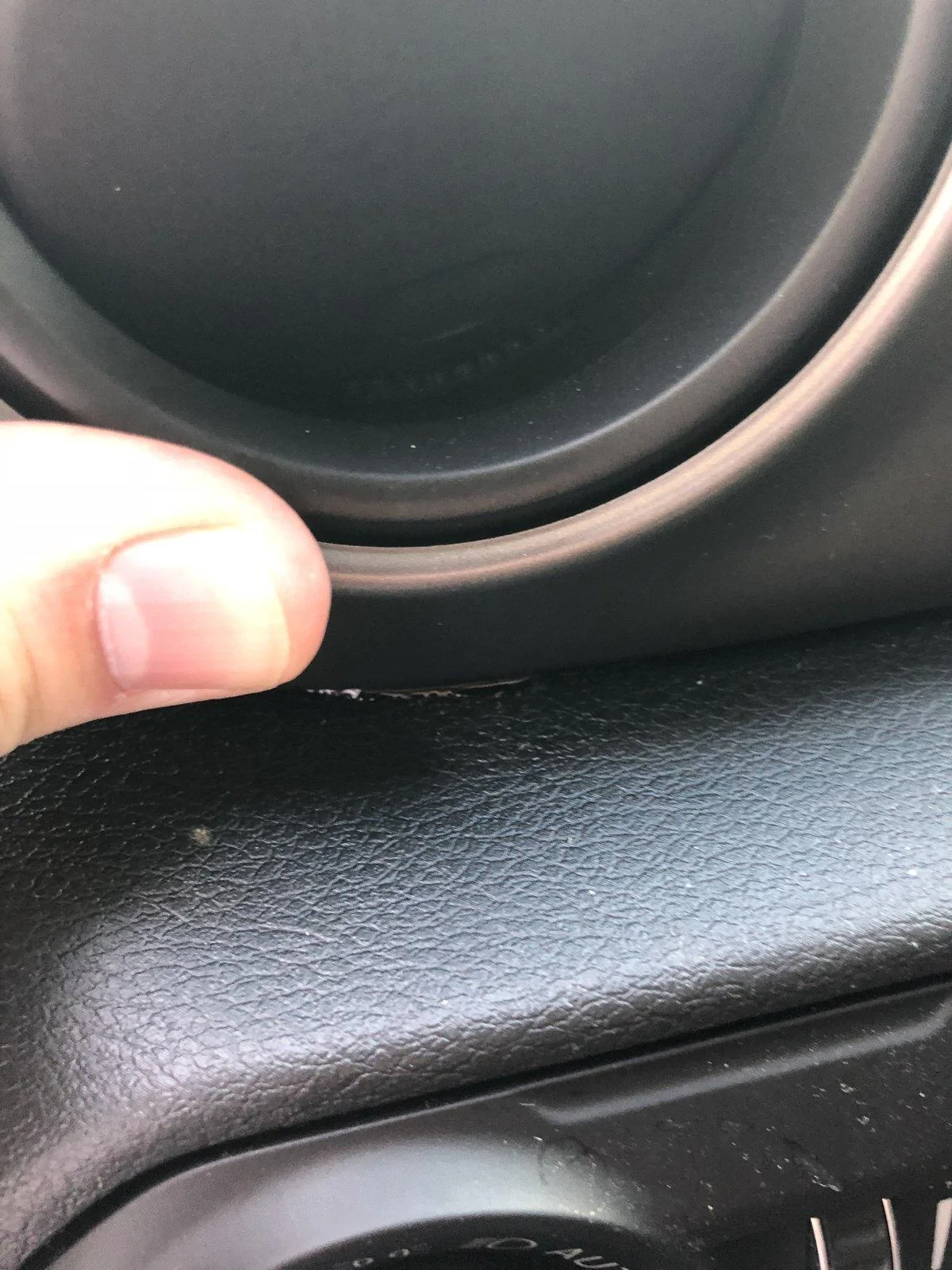 Jeep Wrangler JL Leaking Dashboard IMG_6519[1]