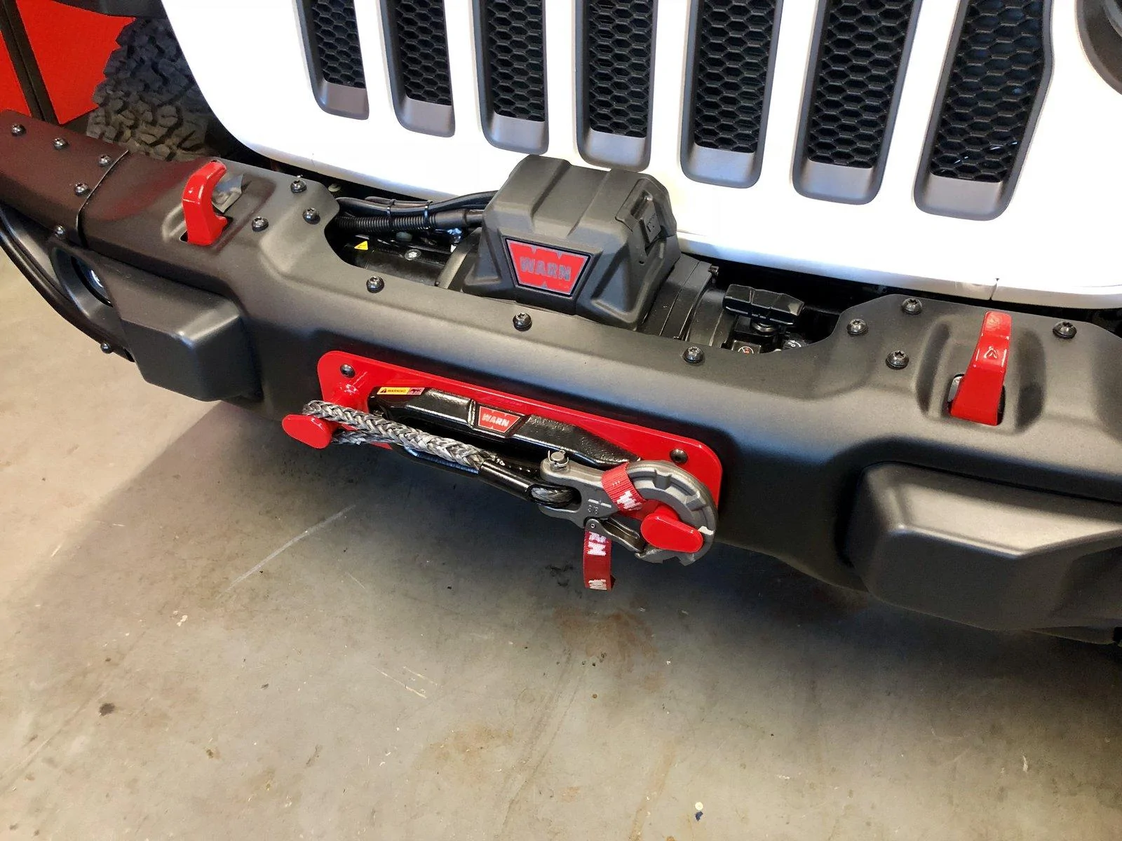 Jeep Wrangler JL Warn Vr8s install 59427404-ACD6-44E1-A638-F847BC9F9E5E