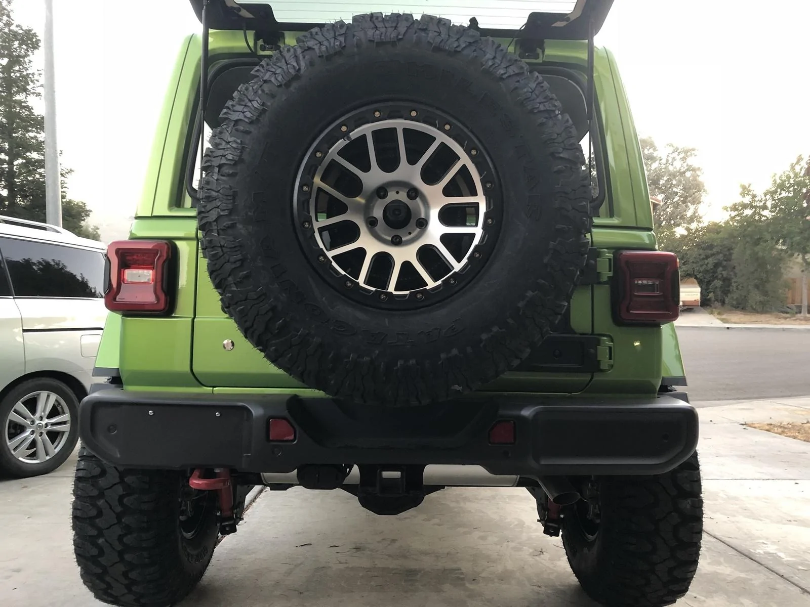Jeep Wrangler JL Rough country Spare relocation Bracket Re-engineered jpBfIG9