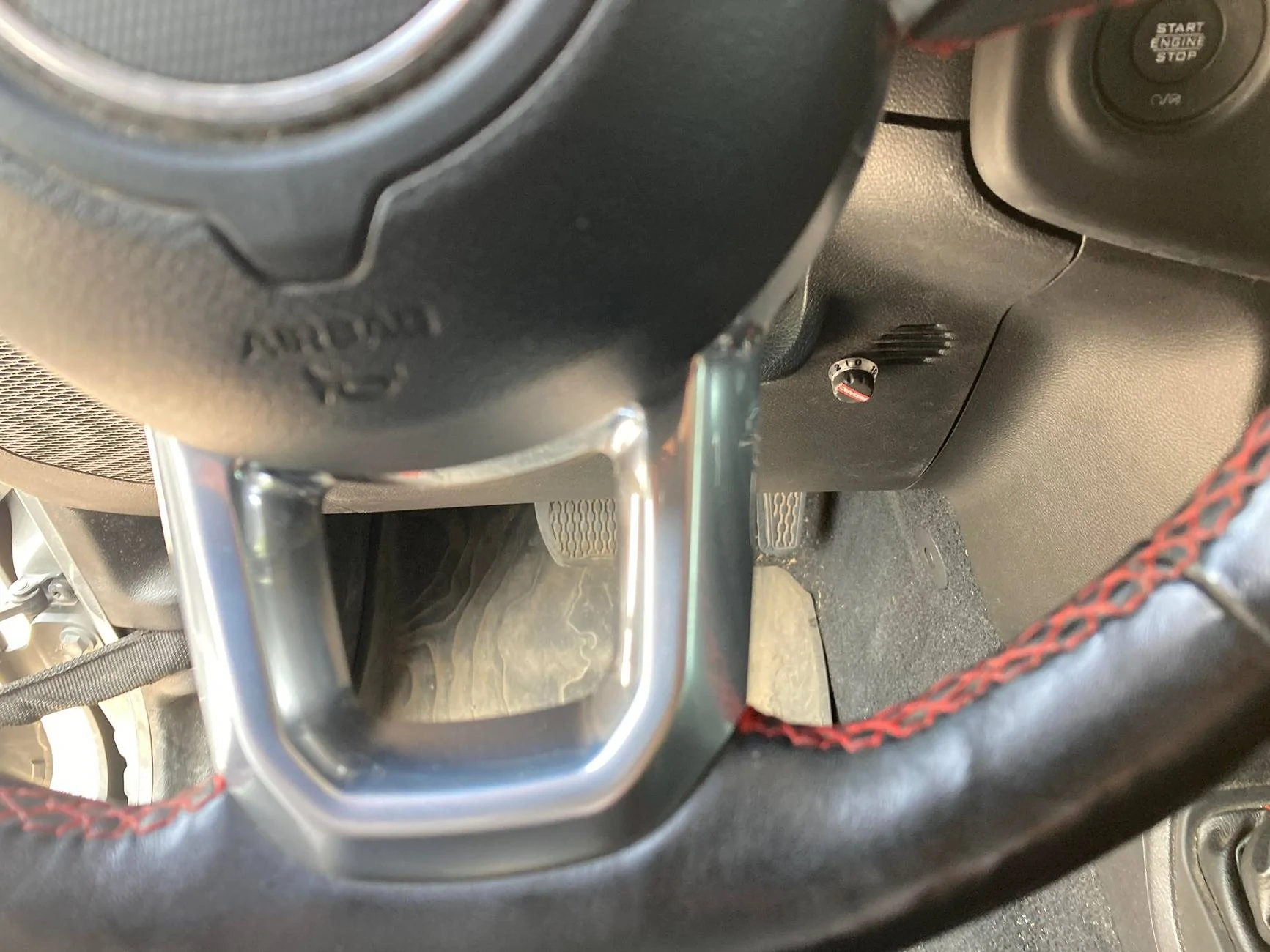 Jeep Wrangler JL REDARC Trailer brake controller redarc2