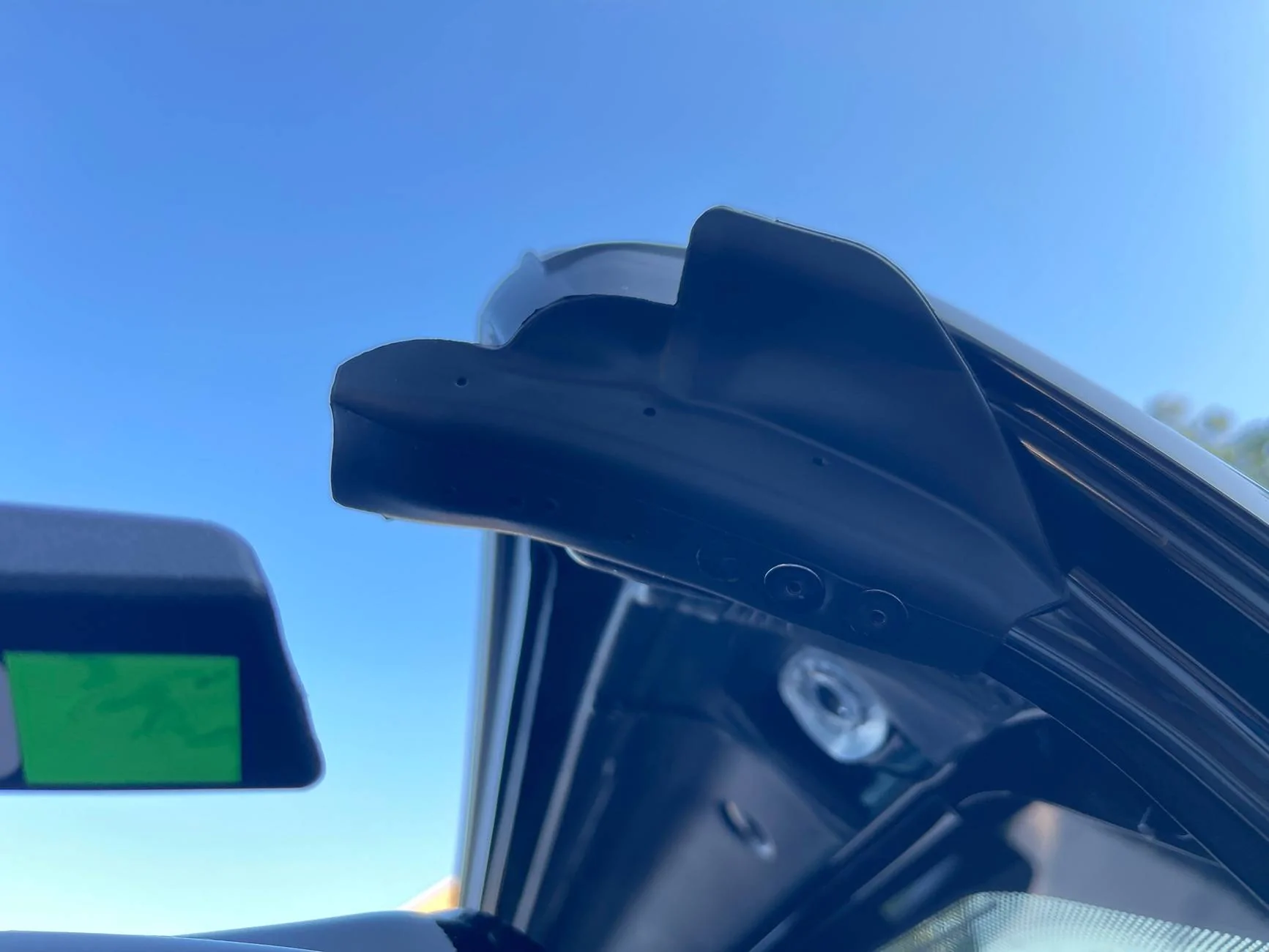 Jeep Wrangler JL FWIW - Bestop Sunrider Interferes with Windshield Forward IMG_3030