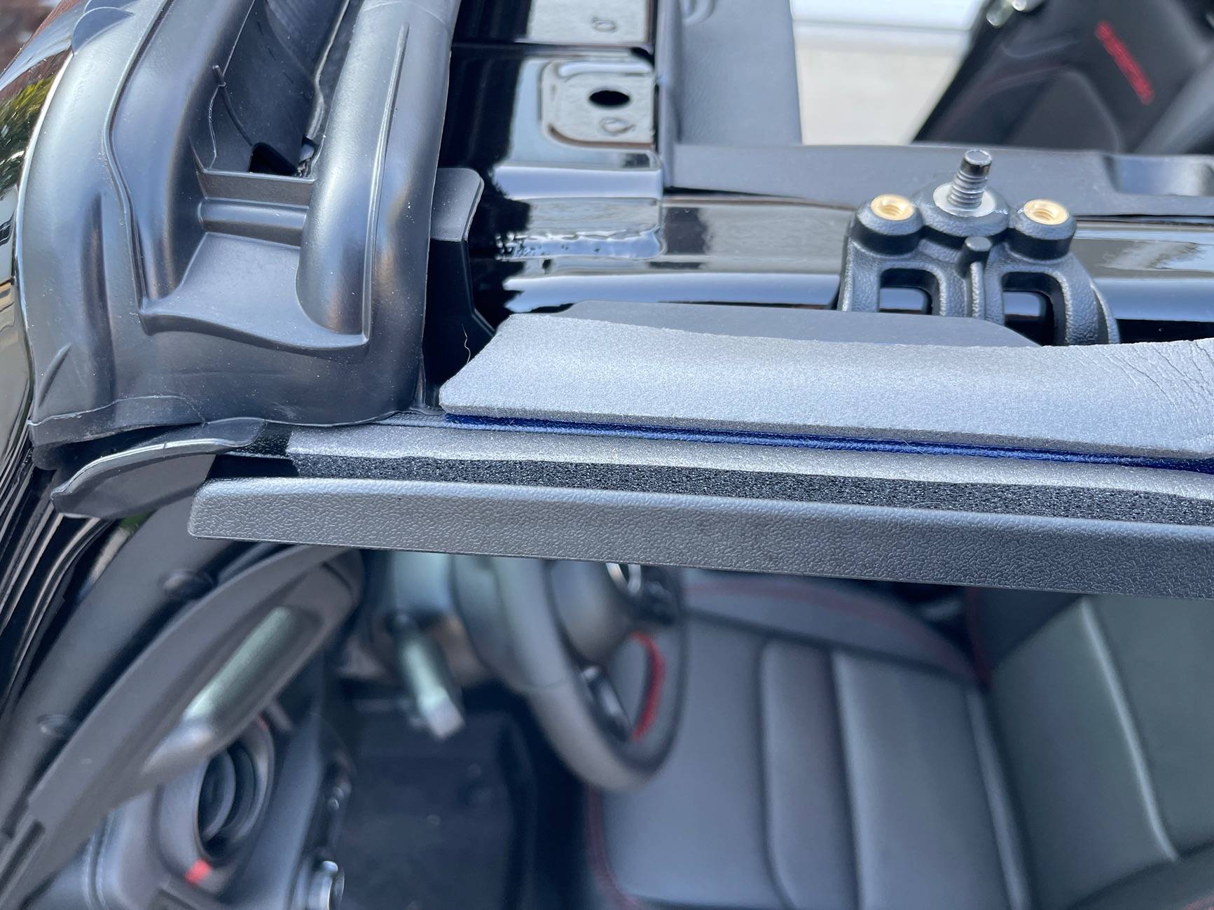 Jeep Wrangler JL FWIW - Bestop Sunrider Interferes with Windshield Forward IMG_3032