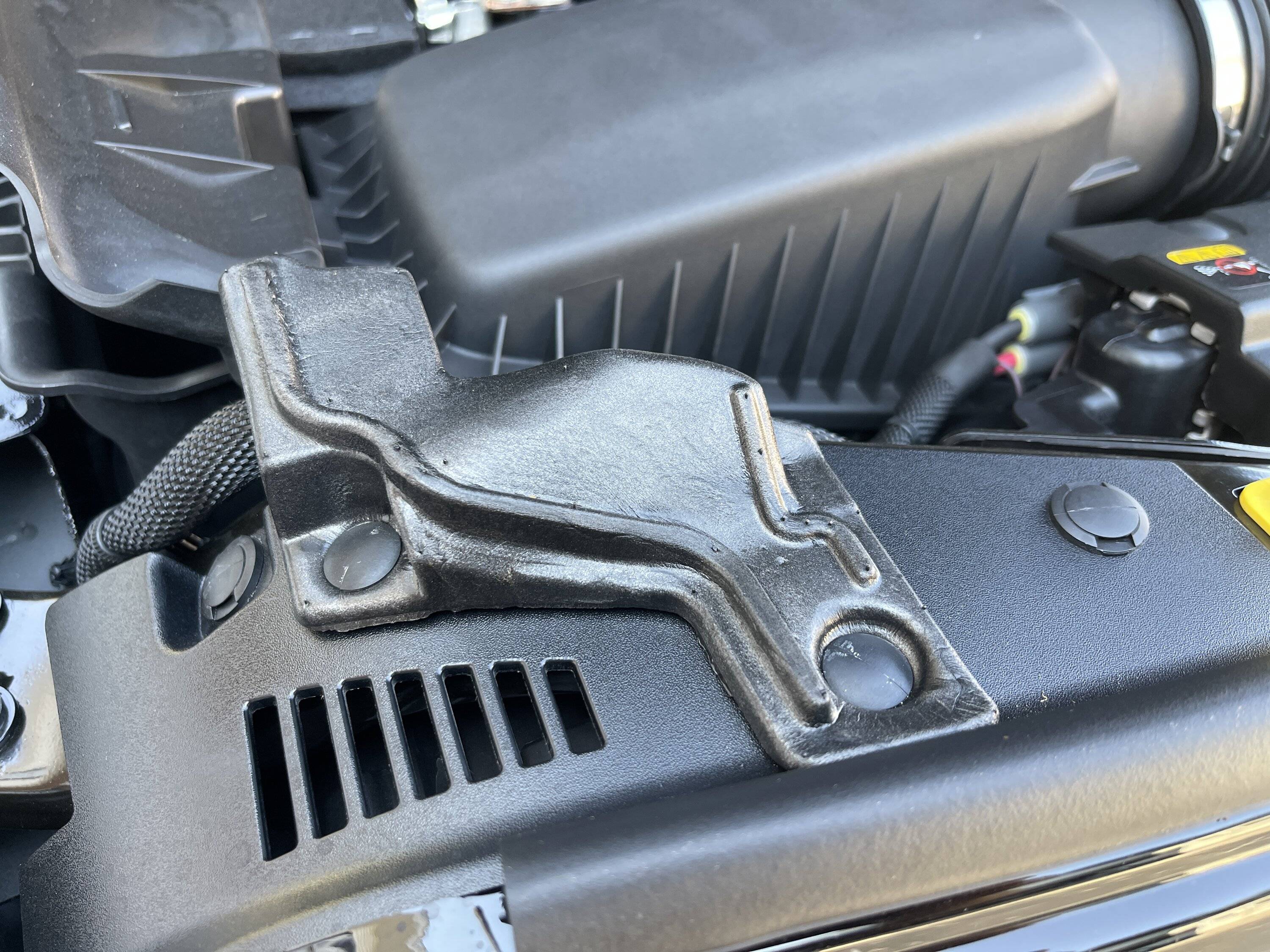 Jeep Wrangler JL Rubicon X, is this insulation stock? IMG_3037