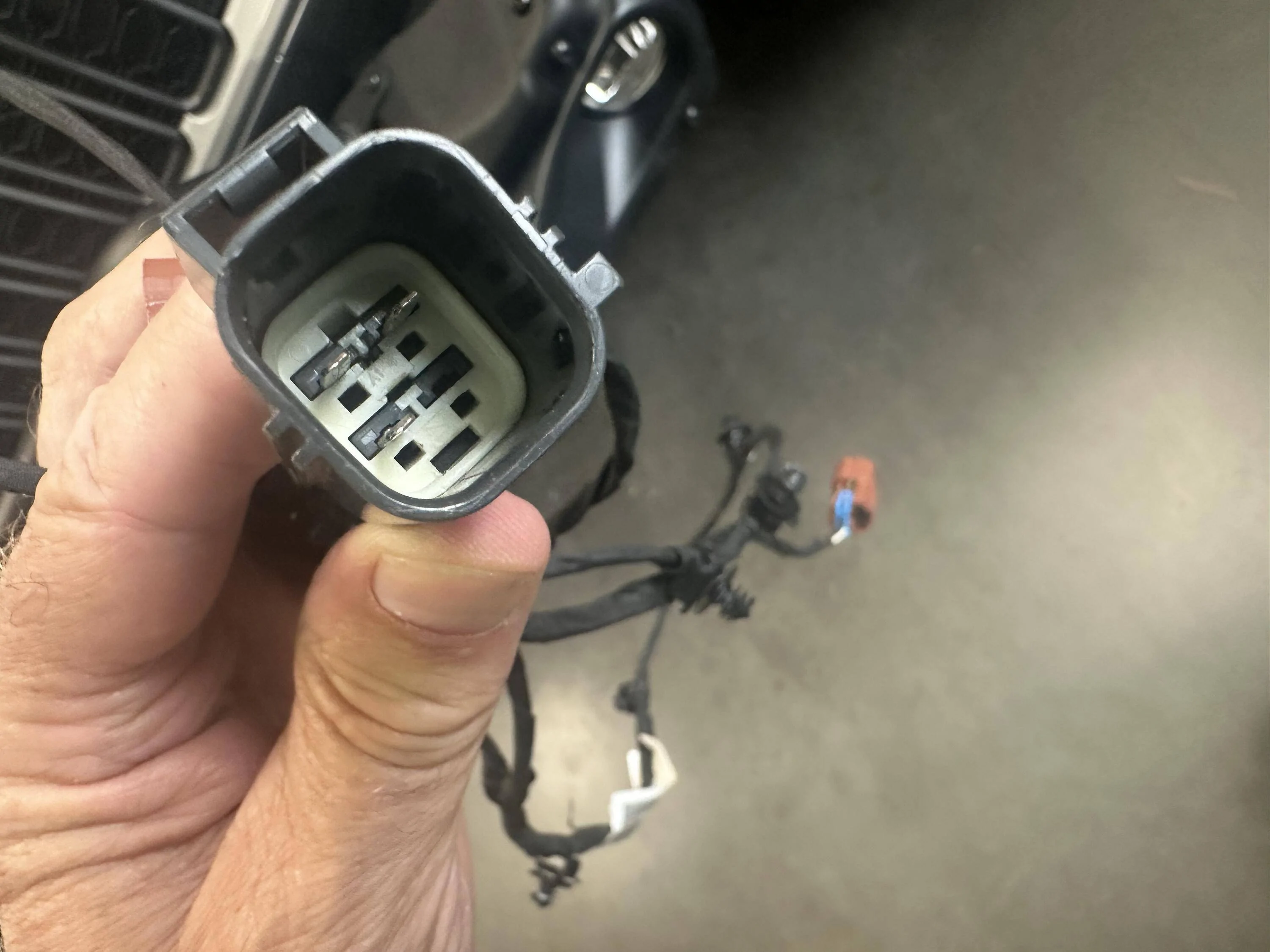 Jeep Wrangler JL help removing electric connector pins.. tempImageoTsQi2