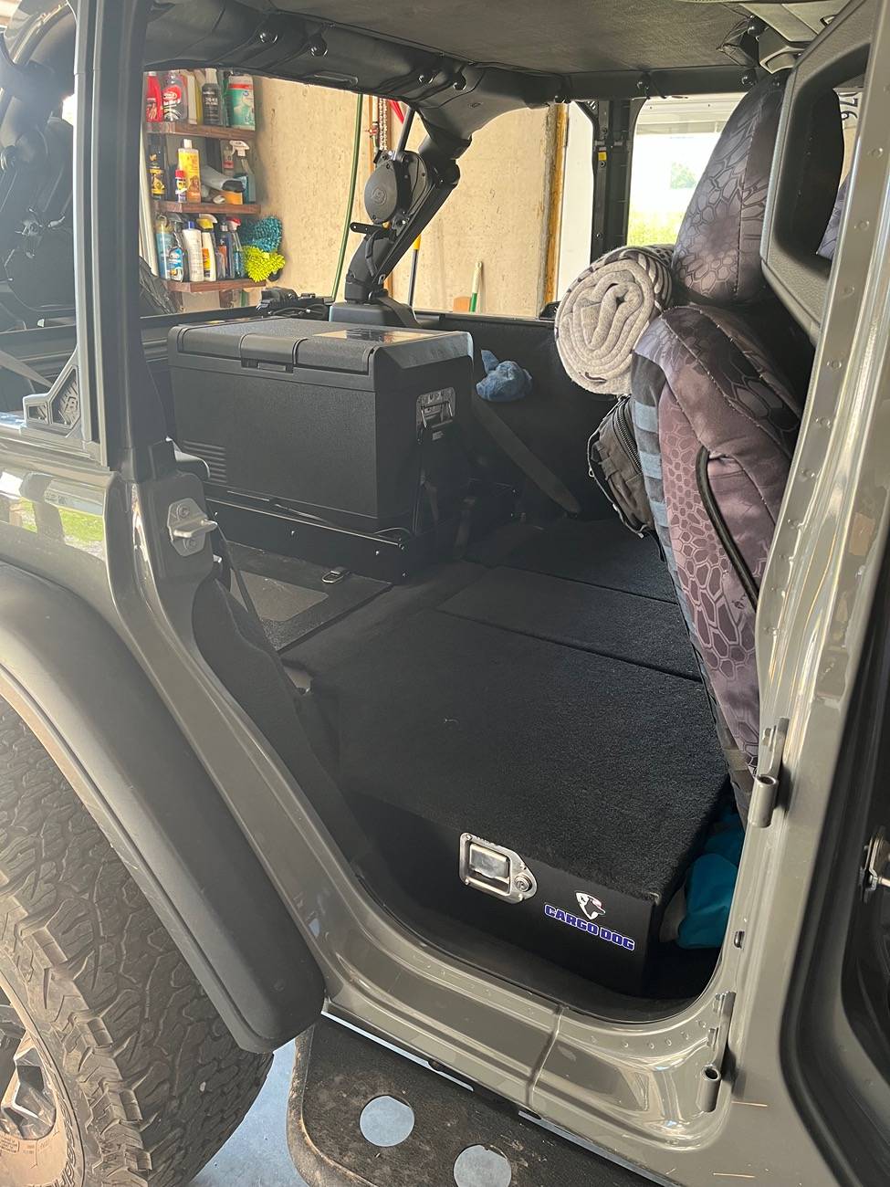 Jeep Wrangler JL Cargo Dog rear seat delete storage solution installed IMG_5033