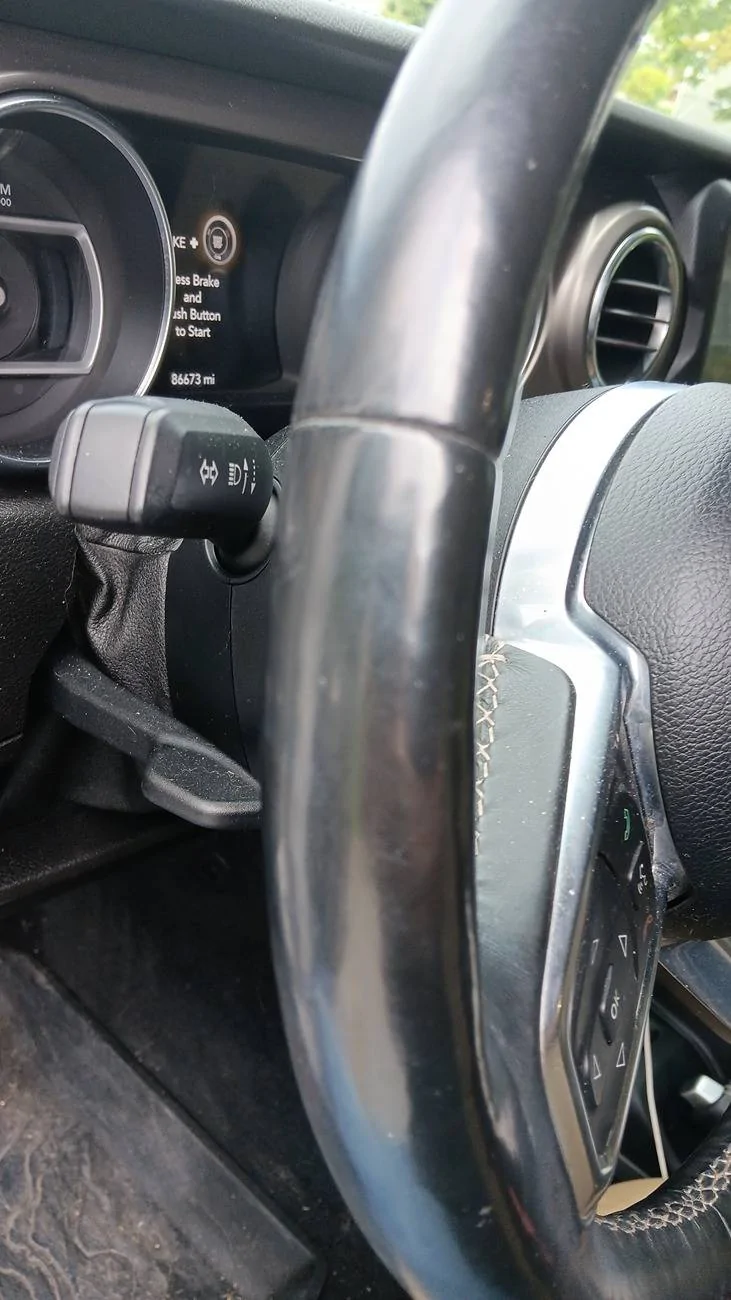 Jeep Wrangler JL Leatherette steering wheel? Seriously? 1000039059