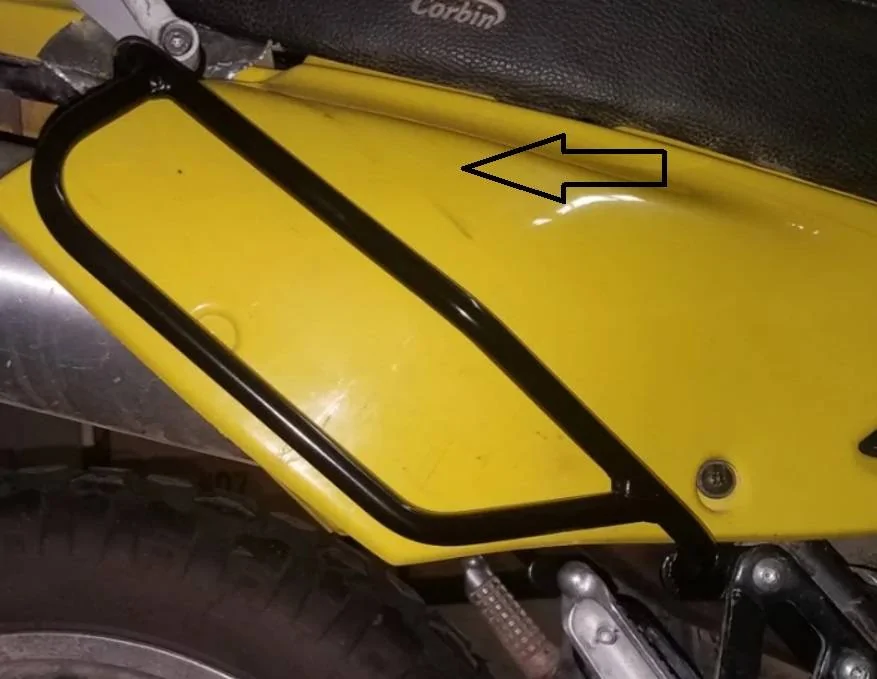 Jeep Wrangler JL Removing covers for dash outlets DR side panel hole referenc