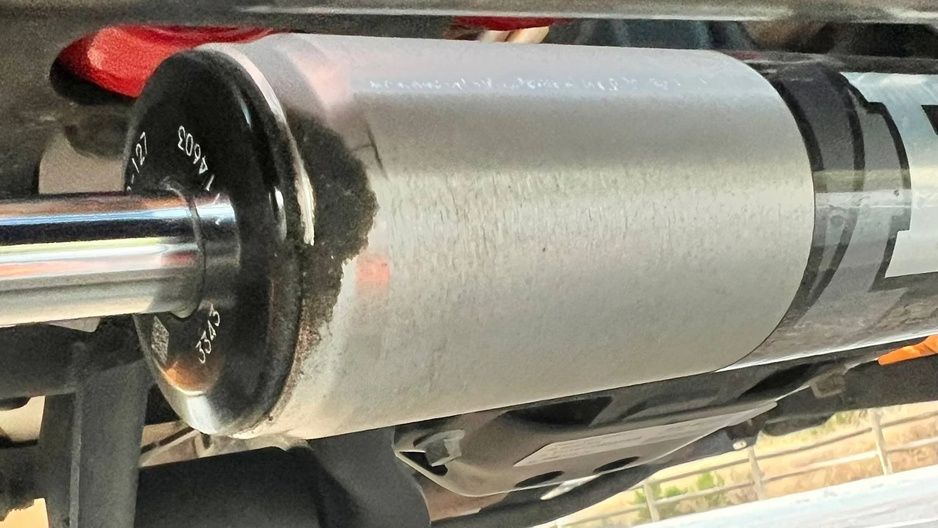 Jeep Wrangler JL Is my new Steering Stabilizer leaking? IMG_7380