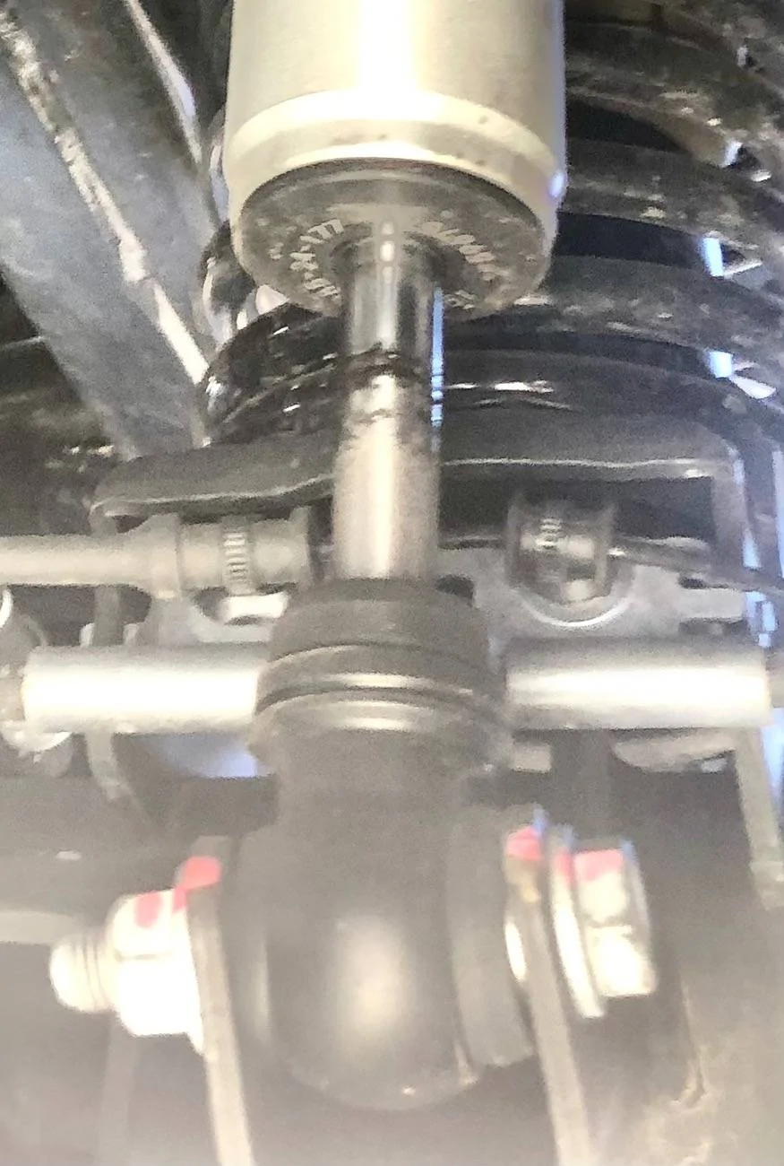 Jeep Wrangler JL Is my new Steering Stabilizer leaking? 47fb1deb-3d6e-49ab-a06f-2a474bc82378
