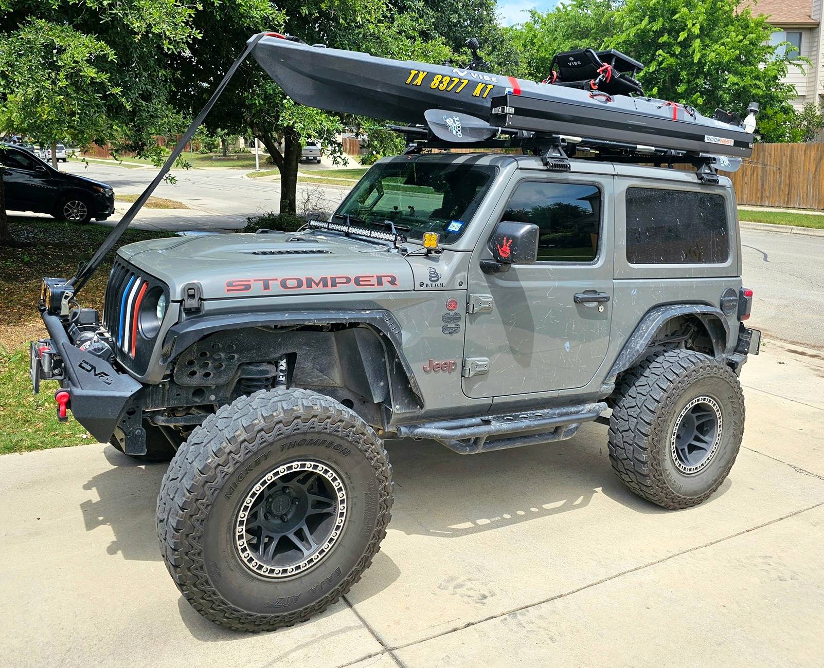 Jeep Wrangler JL SUP on crossbars 1000003669