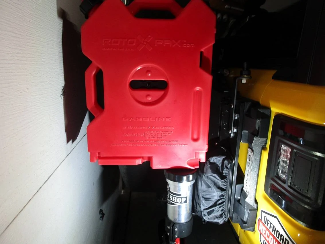 Jeep Wrangler JL Rotopax Fuel Mount For Mopar Gate Reinforcement? IMG_2177