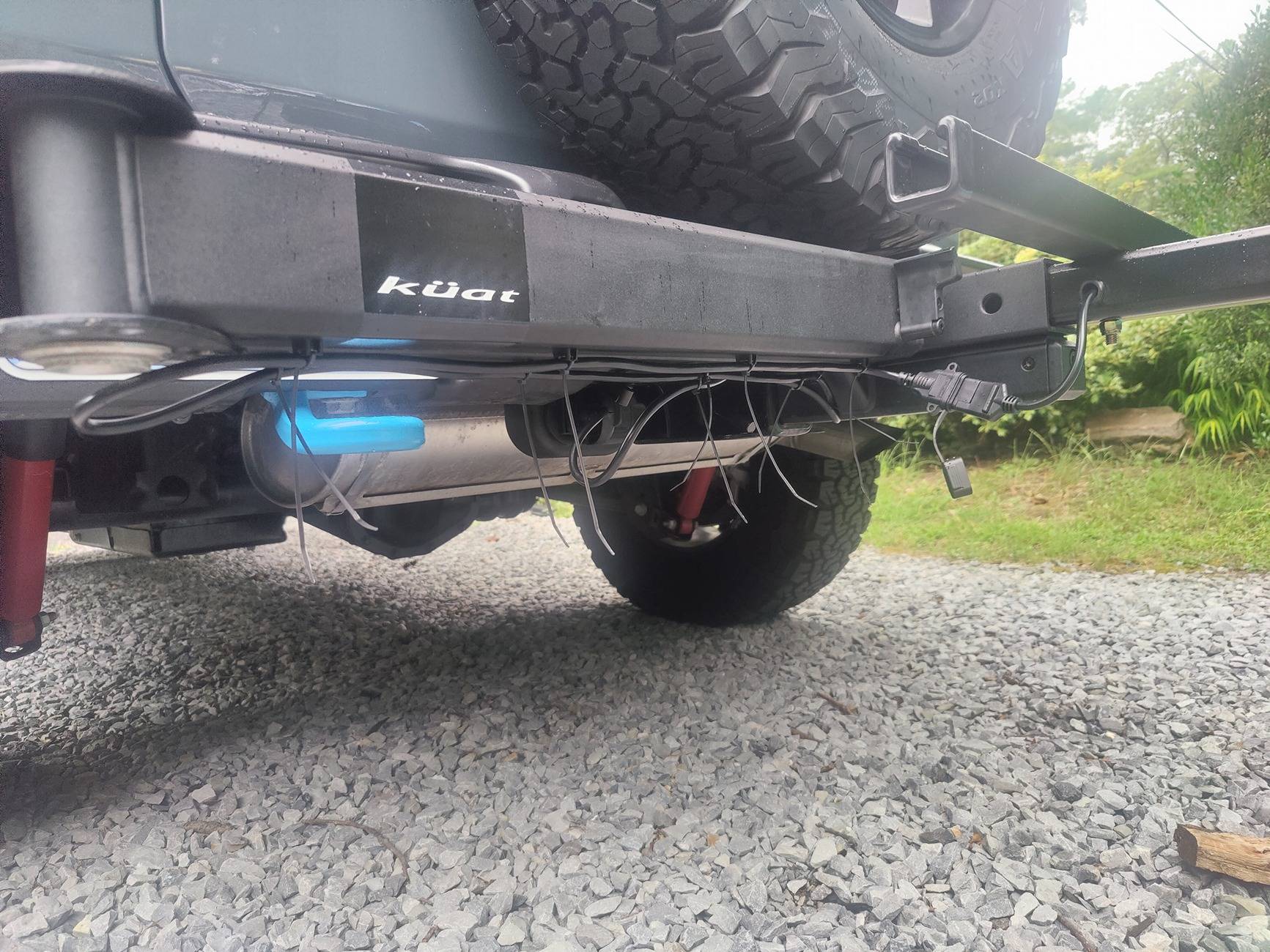 Jeep Wrangler JL DIY swing away hitch carrier box Wires