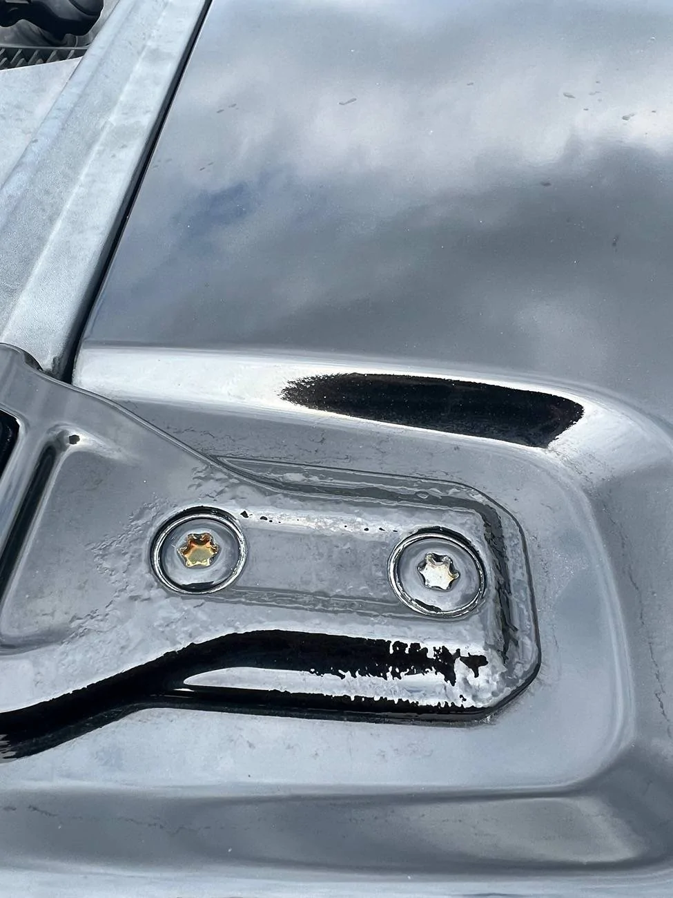 Jeep Wrangler JL Door hinge corrosion IMG_2254