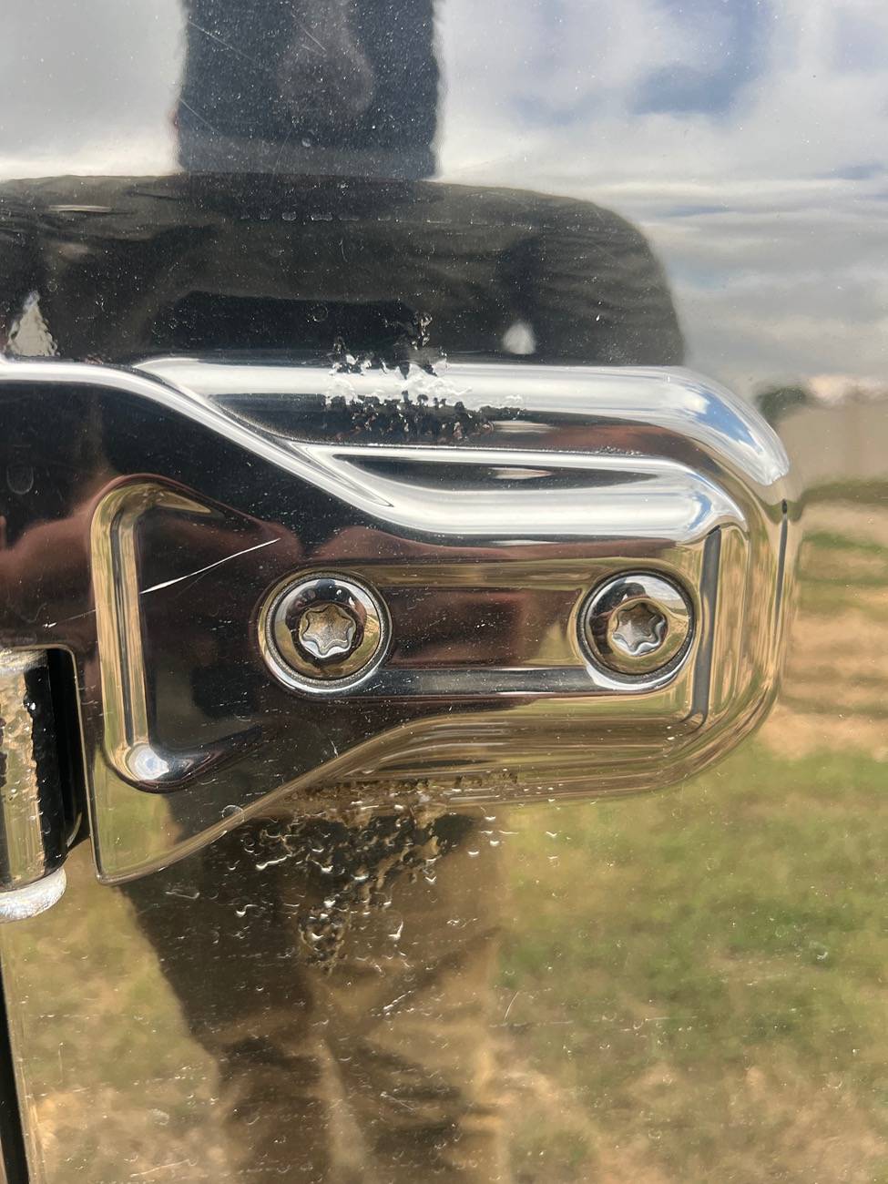 Jeep Wrangler JL Door hinge corrosion IMG_2256