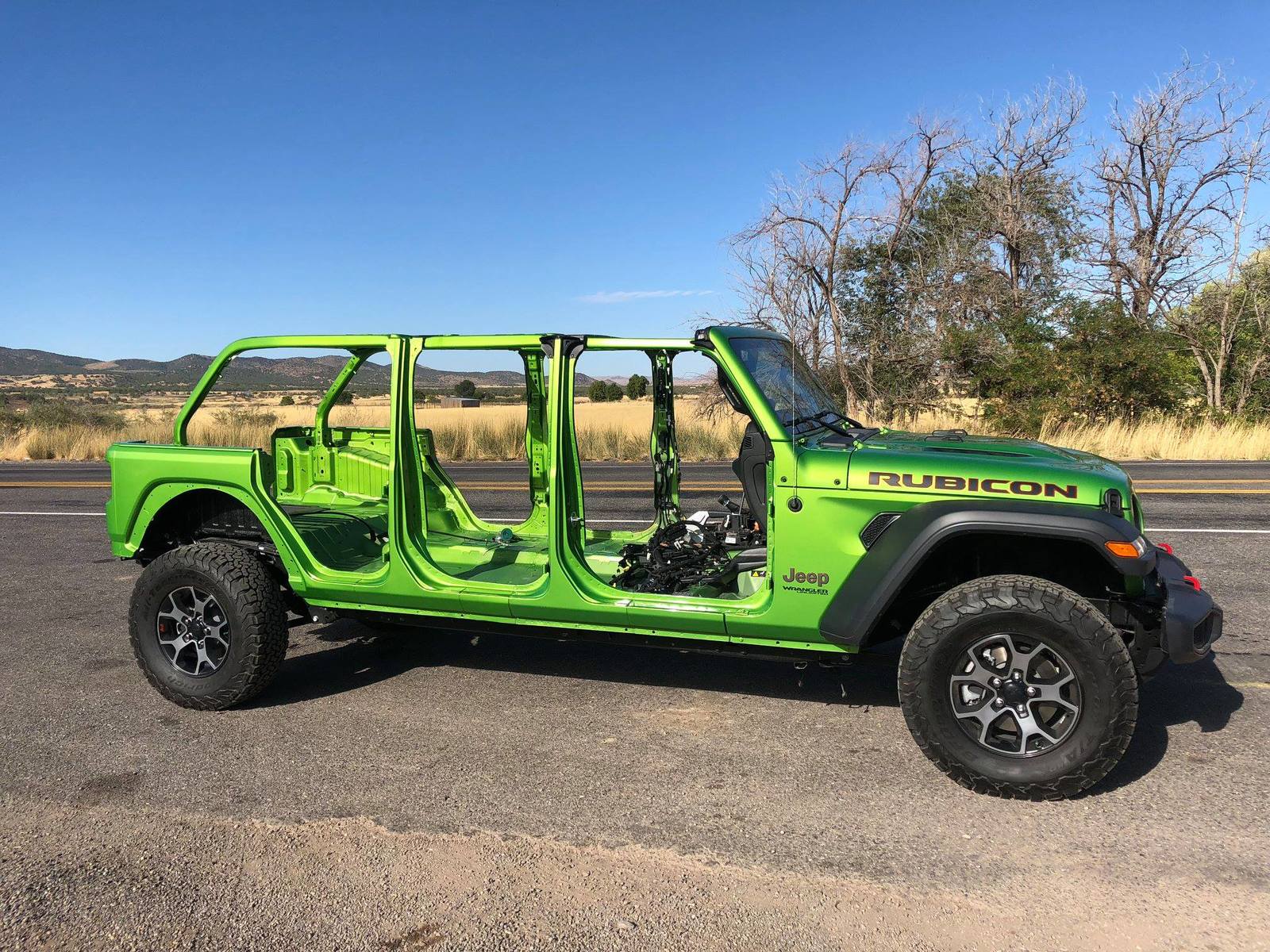 Jeep Wrangler JL Third row seat? 41406776_1028772453967138_335713279718457344_o