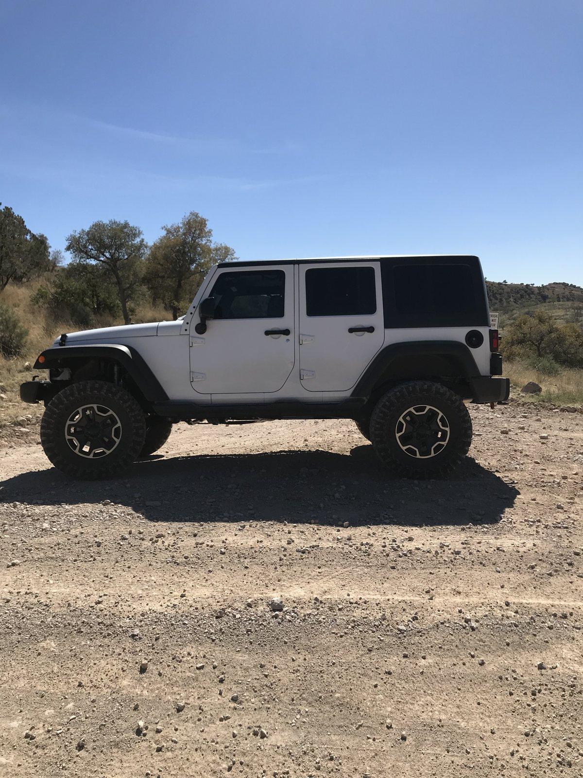 Jeep Wrangler JL Lifting and car seats EC63F998-52F7-4028-8126-C1B8DA43D226