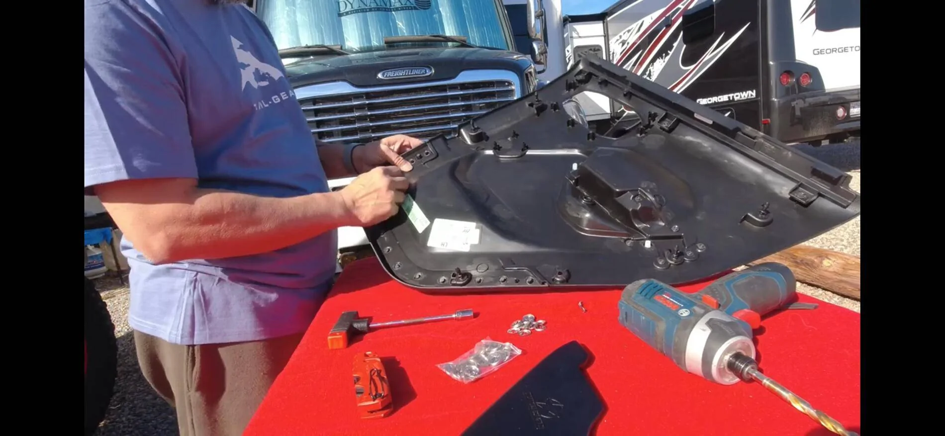 Jeep Wrangler JL replacing interior door panel IMG_8484