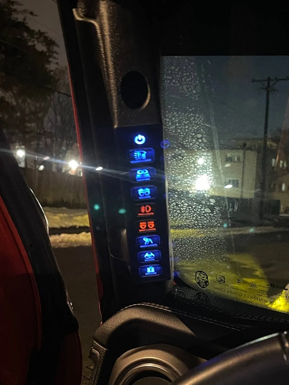 Jeep Wrangler JL Voswitch 800 button lights cause issue with night driving???? IMG_2920