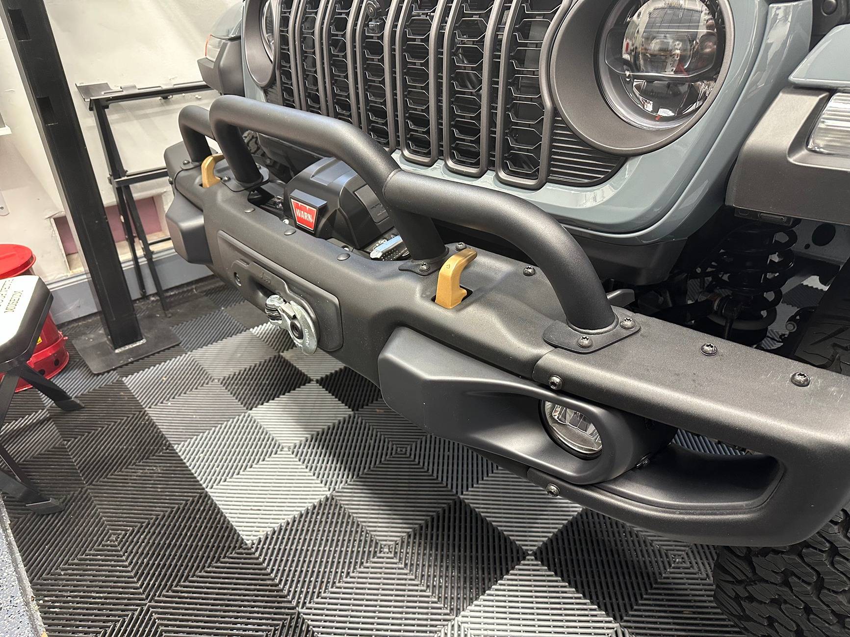 Jeep Wrangler JL Anybody replace the bumper guards on winch bumper? IMG_3189