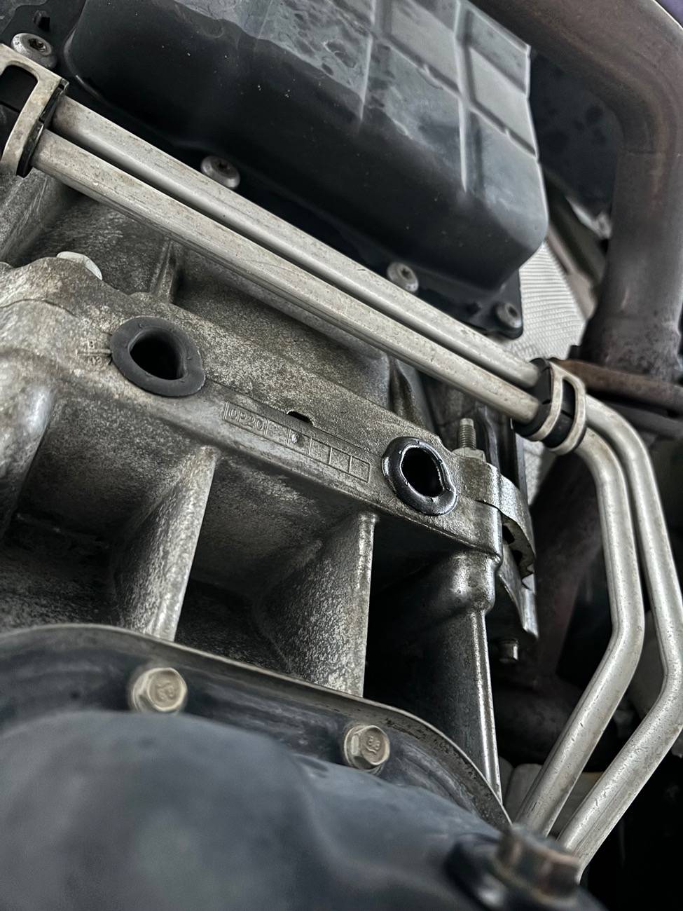 Jeep Wrangler JL Help identify/advice on this leak IMG_7985