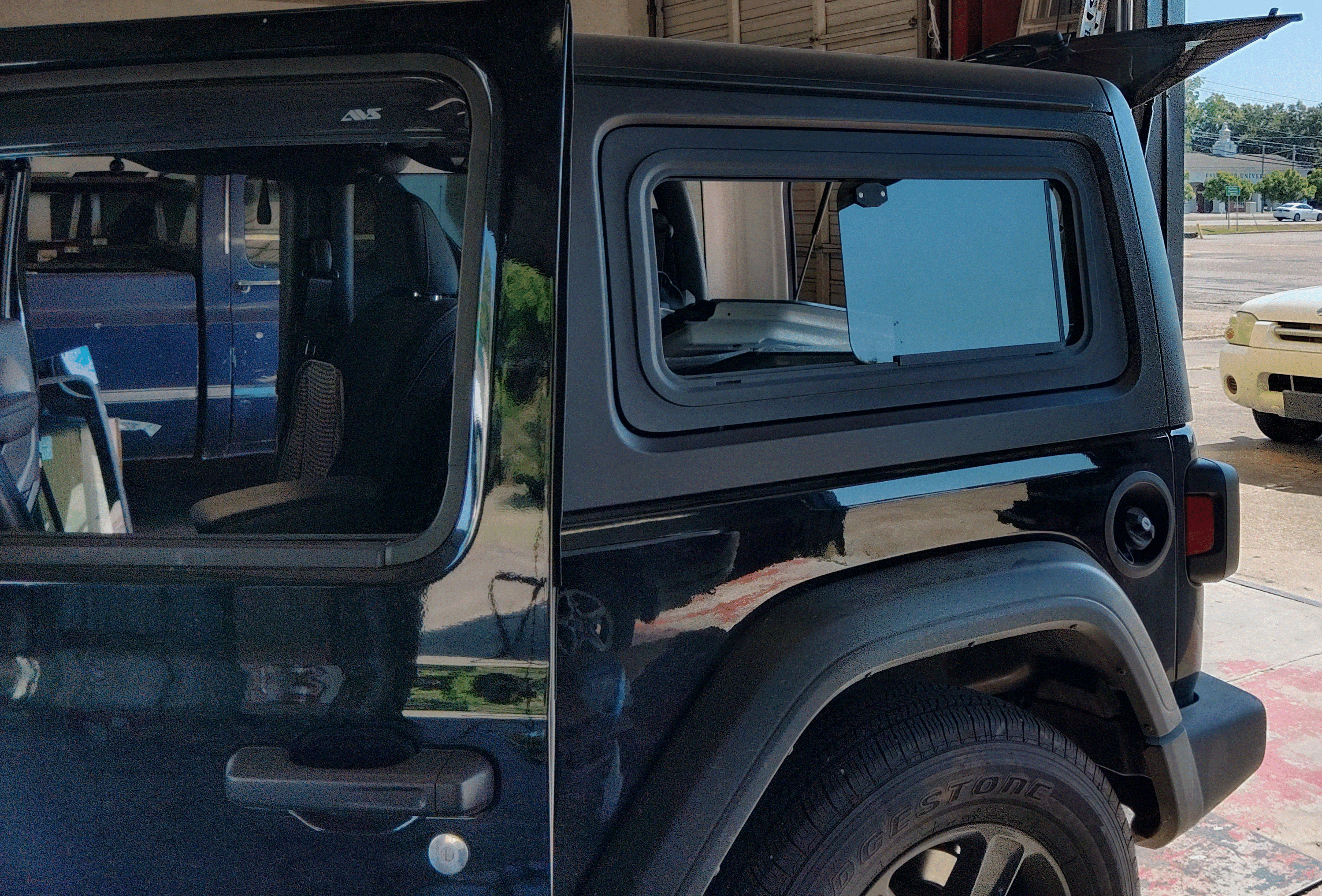 Jeep Wrangler JL Relocating cargo 12 volt KIMG0008_1.JPG7637690025901022841