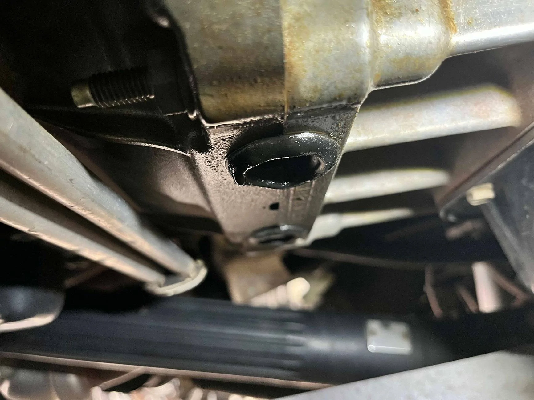Jeep Wrangler JL Help identify/advice on this leak IMG_0096