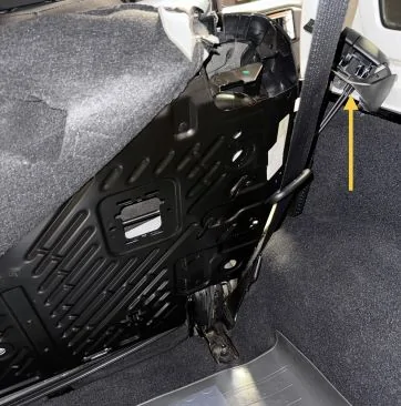 Jeep Wrangler JL 2018 JLUR Right Rear Seat Latch Cabling Replacement? 1-Access-2
