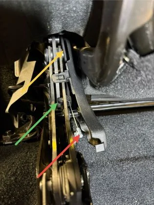 Jeep Wrangler JL 2018 JLUR Right Rear Seat Latch Cabling Replacement? 4-RightLeg-1