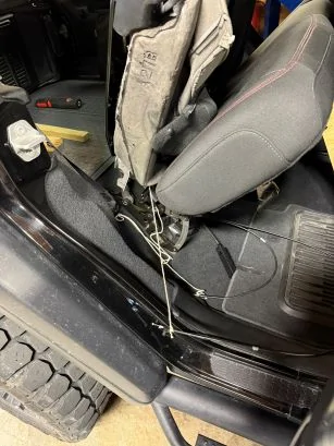 Jeep Wrangler JL 2018 JLUR Right Rear Seat Latch Cabling Replacement? 5-CablePull