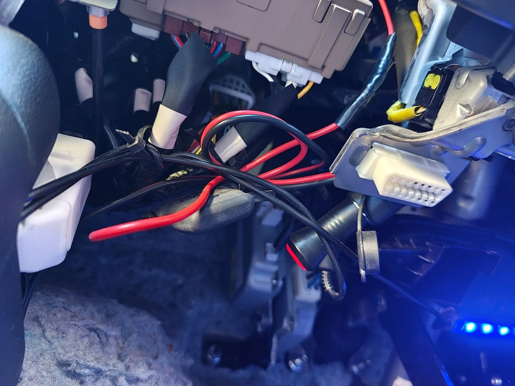 Jeep Wrangler JL HELP! Aux wiring hiccup. 1000003844