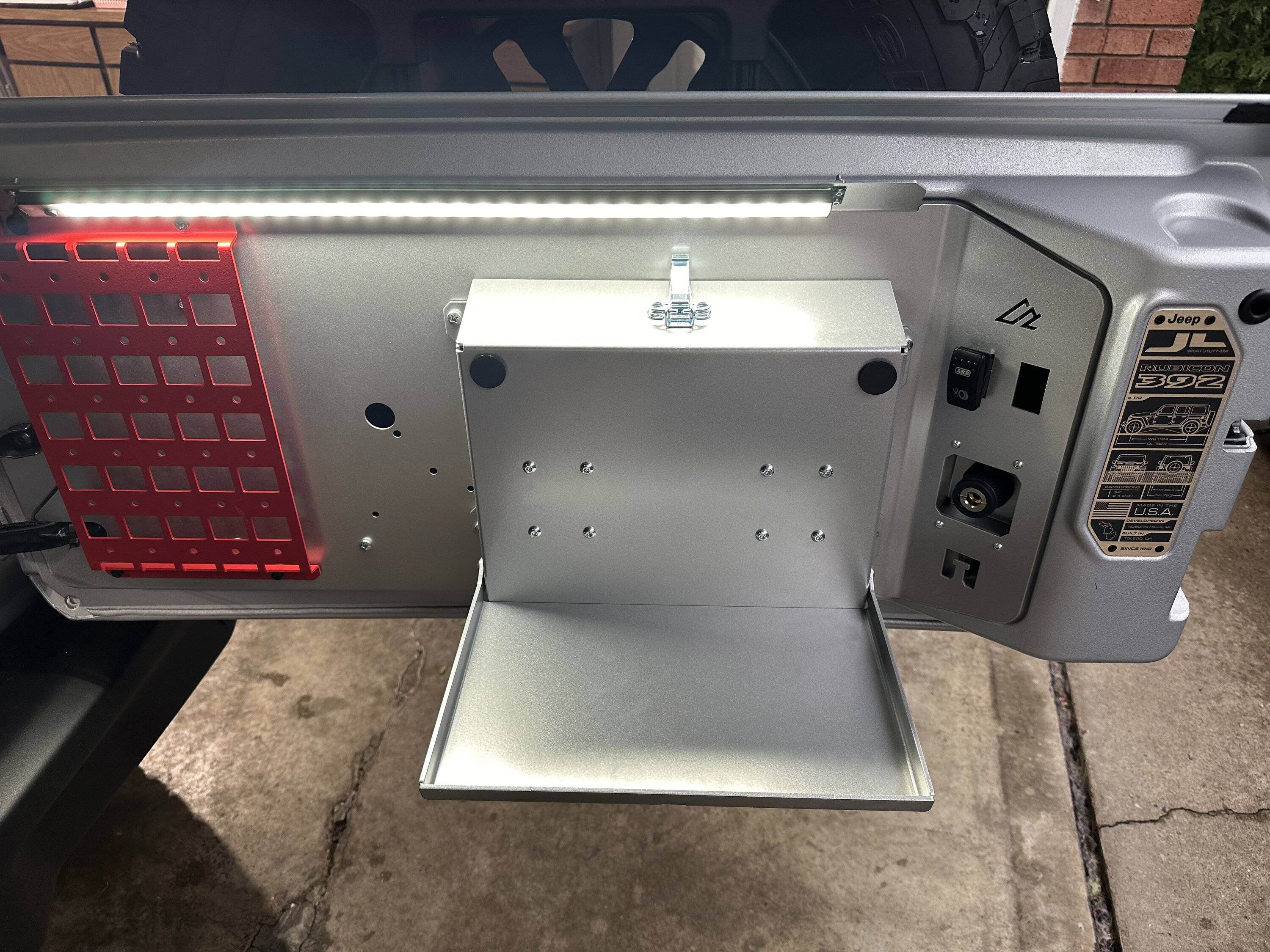 Jeep Wrangler JL American Adventure Lab Air Command System tailgate table IMG_0748