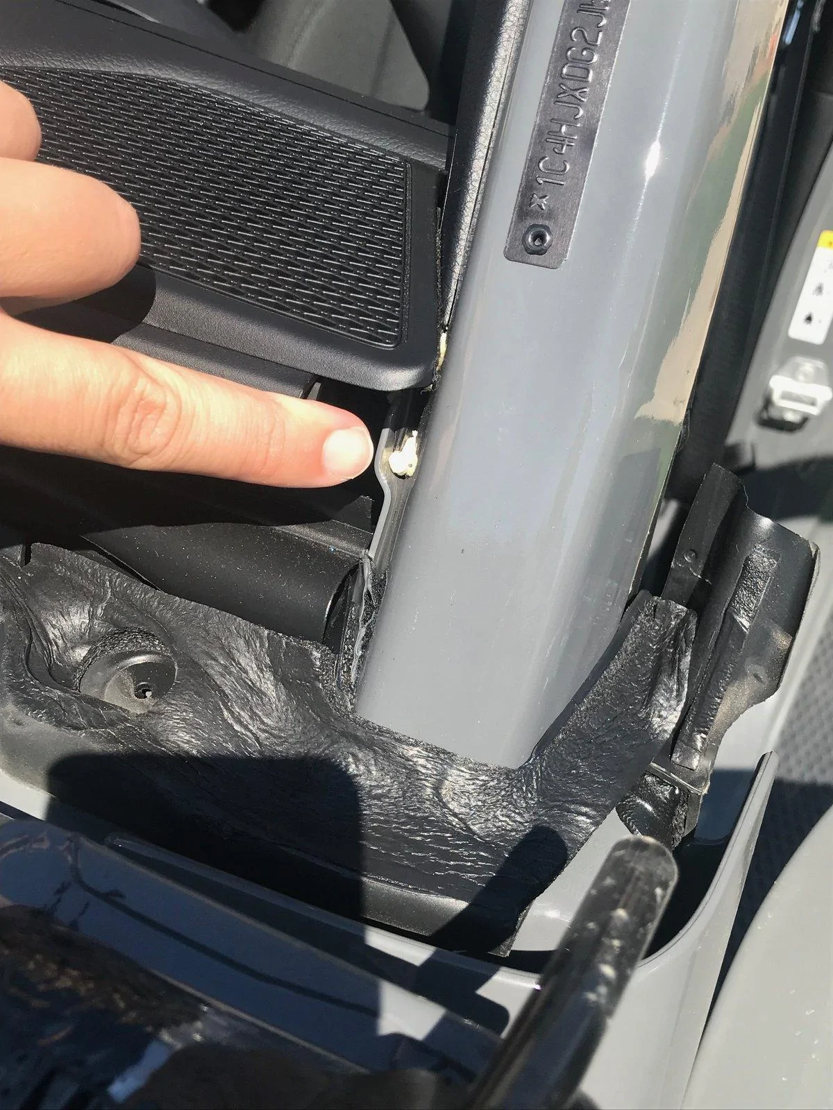 Jeep Wrangler JL Hard top wind noise IMG_1104