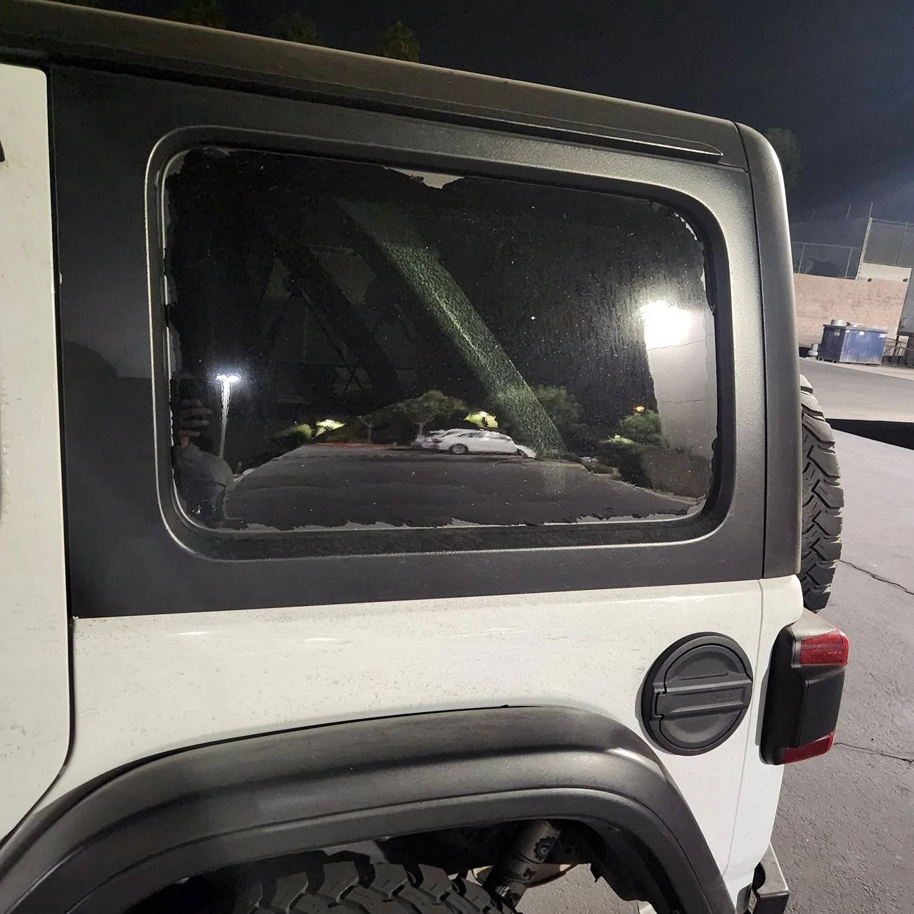 Jeep Wrangler JL Anyone ever replace the side hardtop window? 20241022_050619
