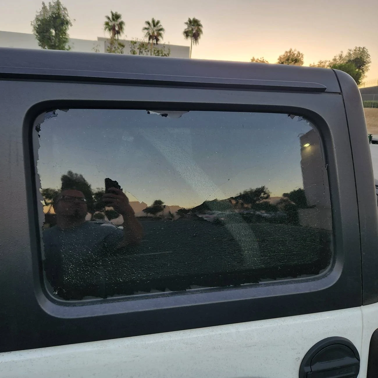 Jeep Wrangler JL Anyone ever replace the side hardtop window? 20241022_071620