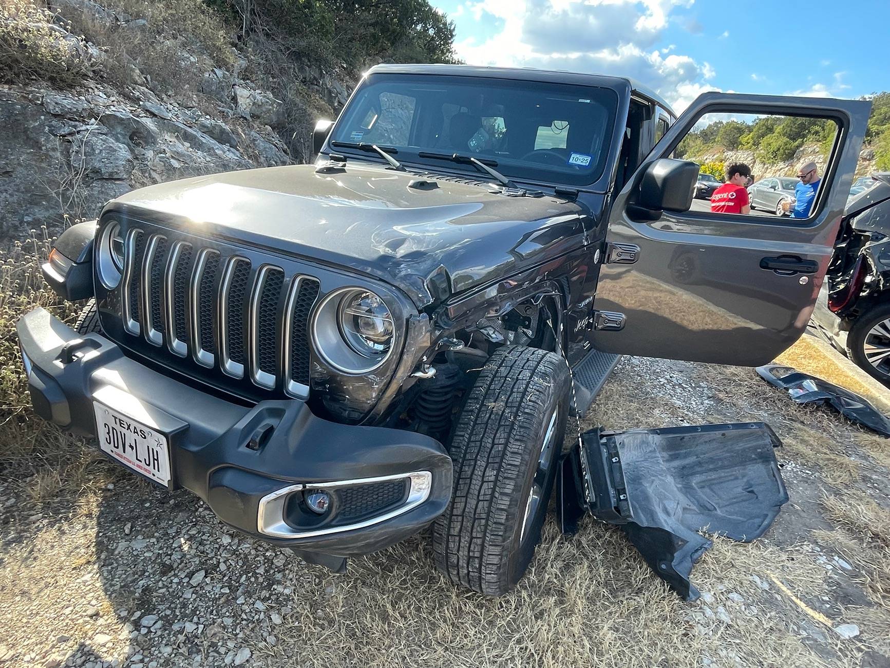Jeep Wrangler JL Had a fender bender today. IMG_3131