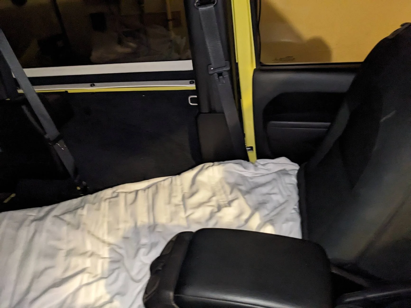 Jeep Wrangler JL Sleeping Inside a 2-door (plug and play/easy solution?) PXL_20241028_030238019