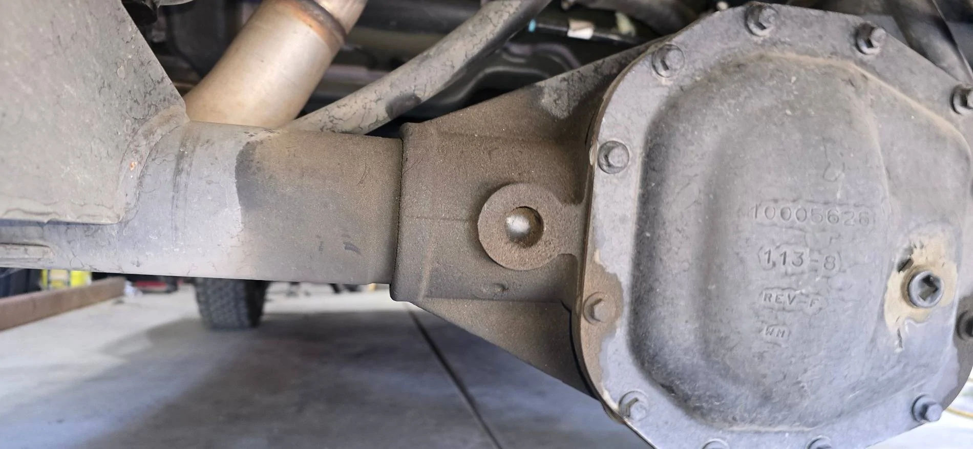 Jeep Wrangler JL Rear Axle leaking 8163861636692811889(1)
