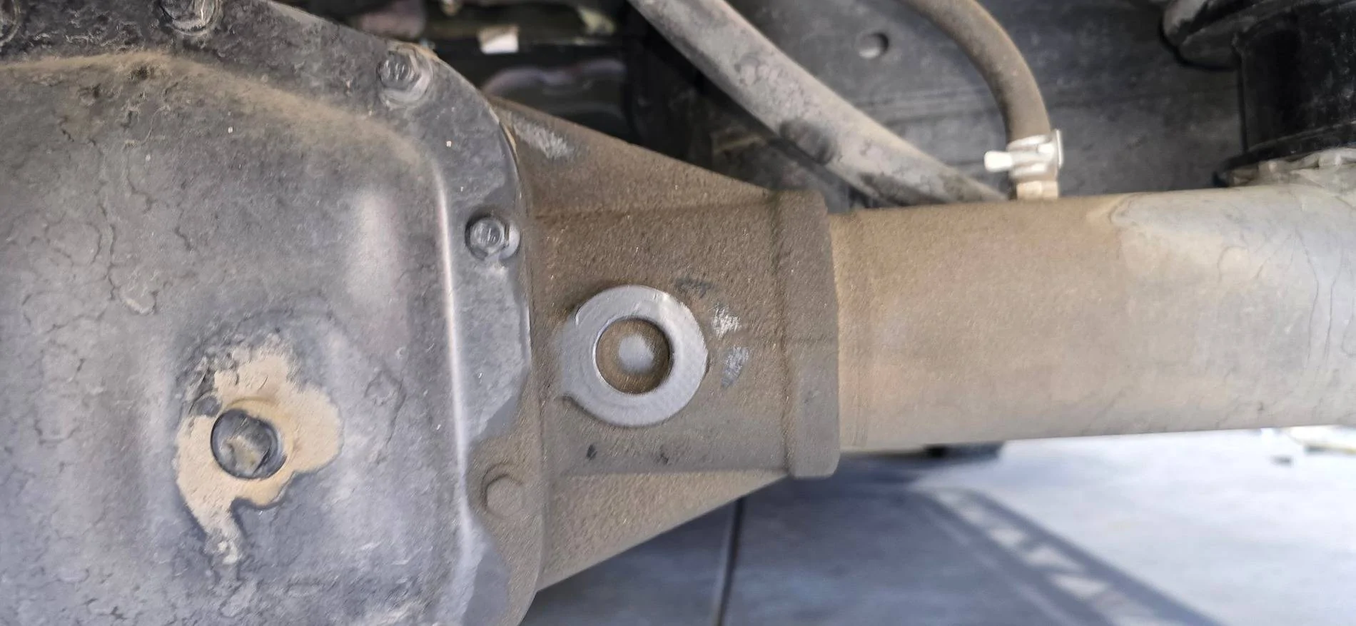 Jeep Wrangler JL Rear Axle leaking 4642020433555738793(1)