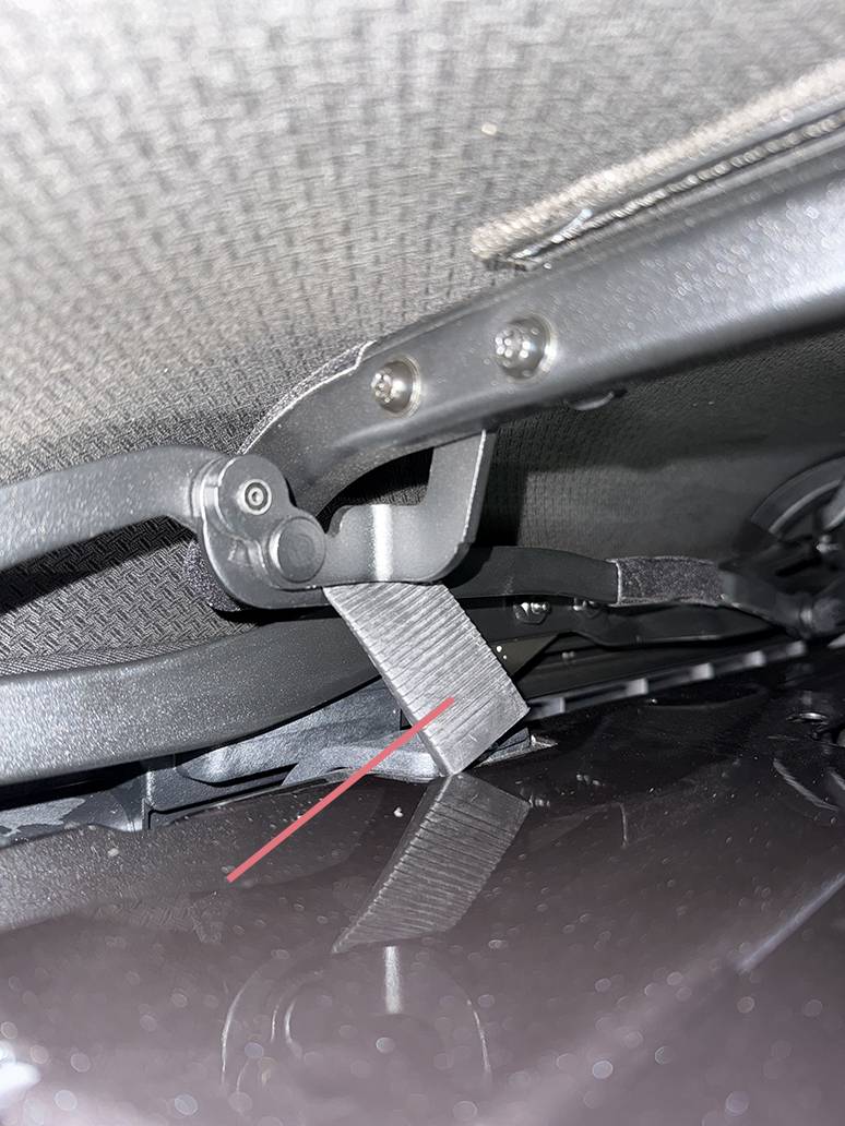 Jeep Wrangler JL Soft Top Rattles - Found the Issue, But need help with Solution IMG_0675