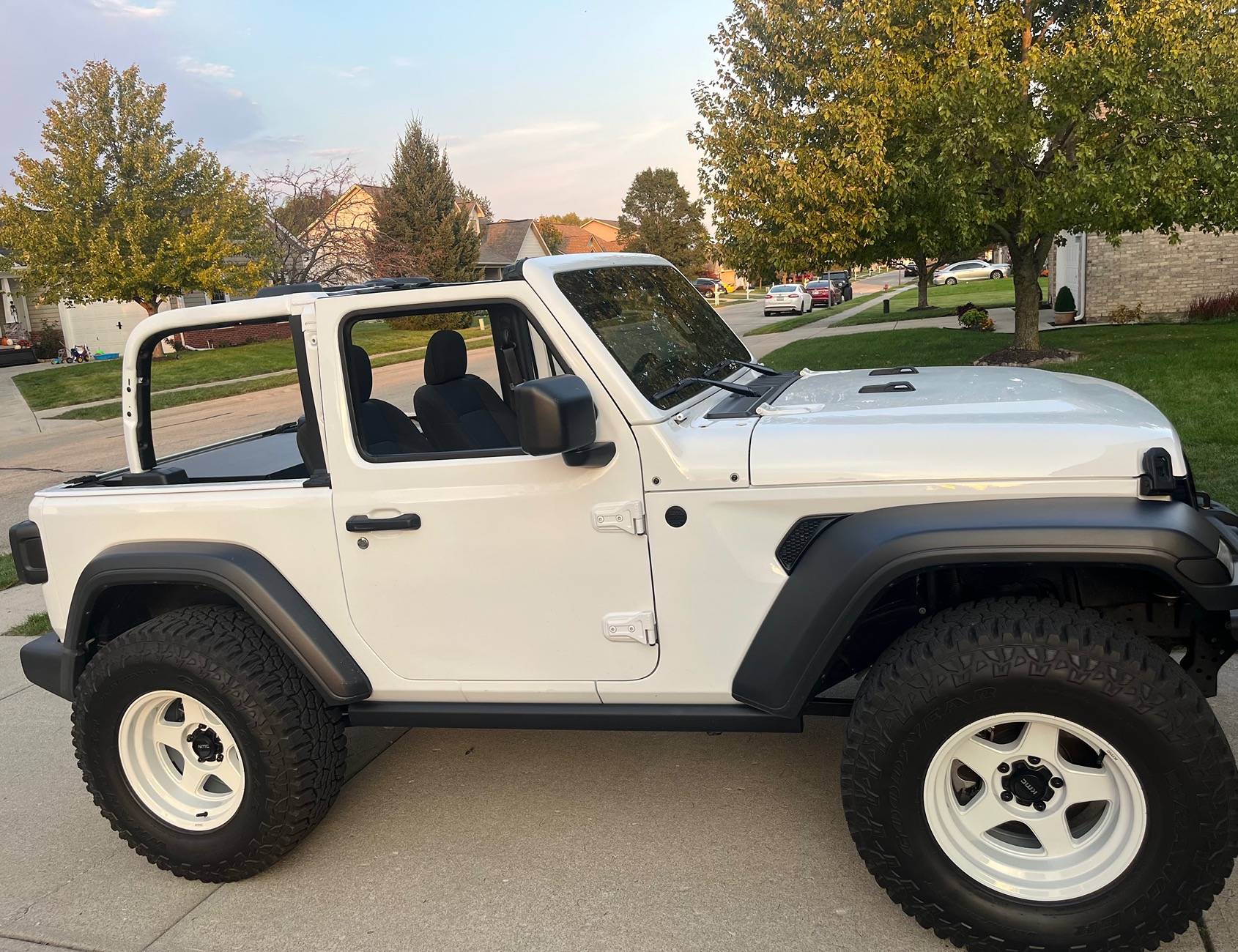 Jeep Wrangler JL Tops off 2 door pics! IMG_2138